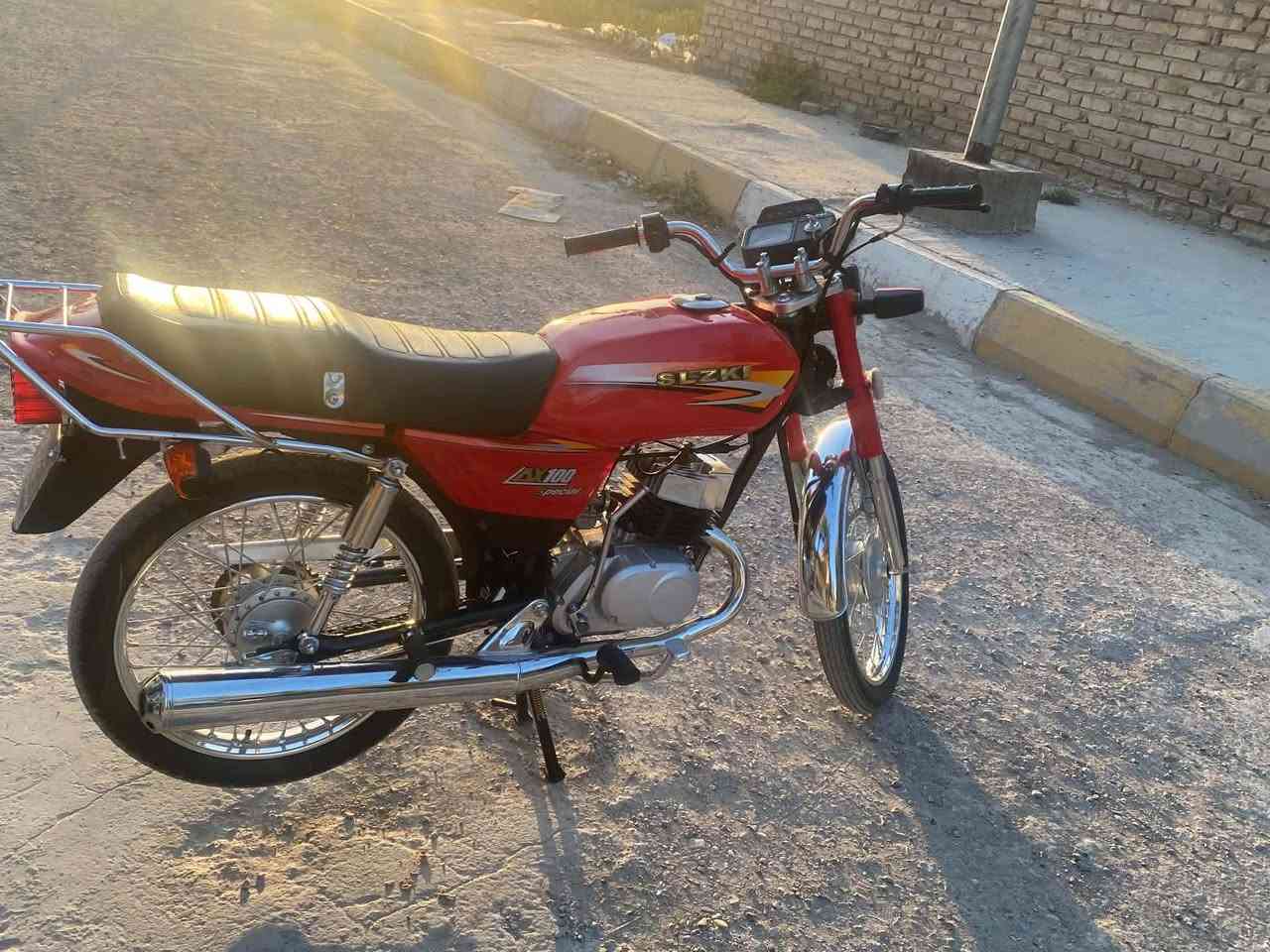 السلام عليكم دراجة ساسوكي خبط نضام الامزت للبيع او مراوس مكاني بعقوبة بهرز  سعرها 650 دراجة صارلها شهر ونص من طالعة من الوكيل.للااستفسار خاص او على ***********
