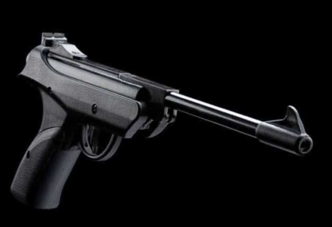 سنو بك 
المدى 50 متر 
الصجم رقم 5.5 
يتحتوي نظام safety
وزن    940g
طول  220mm
يوجد توصيل لجميع المحافضات
***********
السعر 80 وبي مجال 
الصورة غير واضحة بسبب الحضر راسلني واتساب ادزلك صور 
رابط قناة التلكرام للبيع ولشراء 
@almrsatpcp78_mp
