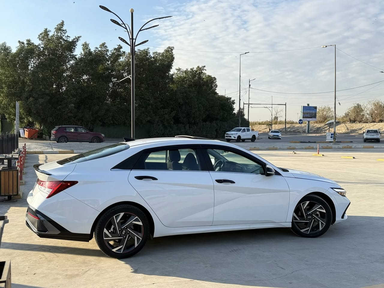 السلام عليكم 🙋🏻‍♂️🌹
للبيع النتره موديل 2024 شكل جديد فول مواصفات لون أبيض دخول وترقيم جديد رقم أربيل رقم مميز بأسمي تحويل ثاني يوم السياره وارد أمريكي ضررها جداً بسيط كما موضح بالصور تبديل جاملغ أصلي نفس اللون بدون صبغ وباب مصلحه نفسها وشويه بالباب الوراها كما موضح بصور الضرر فقط بقيه سياره مكفوله كفاله عامه بدون دواخل بجم بلادي كبس سياره جديده ماشيه 13 الف بوضع شركه مكينه 2000 دوش كير محرك صدر تبريد مكفولات برغي مابيها نقص جاهزه جديده بمعنى الكلمه 
مواصفات فول 🚘🔥
بصمه تشغيل 
فتحه سقف سلايد 
تشتغيل عن بعد 
بصمه ابواب اشاير ترحيب عند الاقتراب 
بصمه صندوق ذكي
عداد إلكتروني دجتيل 
شاشه كبيره دجتيل نظام خرائط GPS 
سايد بريك بصمه اوتو هولد 
شاحن واير ليس لاسلكي 
استيرن جلد تدفئه 
كشنات تدفئه 
دشبول يتغير الوان لد بدشبول وبالأبواب 
بكلايت لد متصل 
مازدات عدسات زنون عالي ناصي 
ويل كب كروم حجم ١٨ مع تخم تاير جديد 
فول تحكم استيرن أربع جهات بلوتوث حاكيه واي فاي كار بلي 
ثلاث انظمه قياده سمارت ونورمال وسبورت sport 
حساسات بداعاميات اماميه والخلفيه 
فول رادارات بالمري جانبي خلفي امامي بالأبواب 
مسار خطي سياقه ذاتيه
توقف ذاتي عند الاقتراب امامي خلفي ومن جميع جهات 
للأستفسار *********** أسيا ❤️
  *********** عراقنا 💙
أبو علي مكاني بغداد البياع السعر 178 وبيها مجال ❤️
