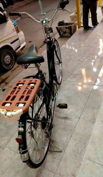 سلام عليكم بايسكل بناتي باله بطه حجم 26 سوبر M لون اسود موديل 2018 بايسكل جديد بمعنه الكلمه كير وحساس 6 نمر كله ختم واحد سعر مطلوب 150 وبيه مجال عنوان بغداد رقم تواصل *********** ❤️🤍
