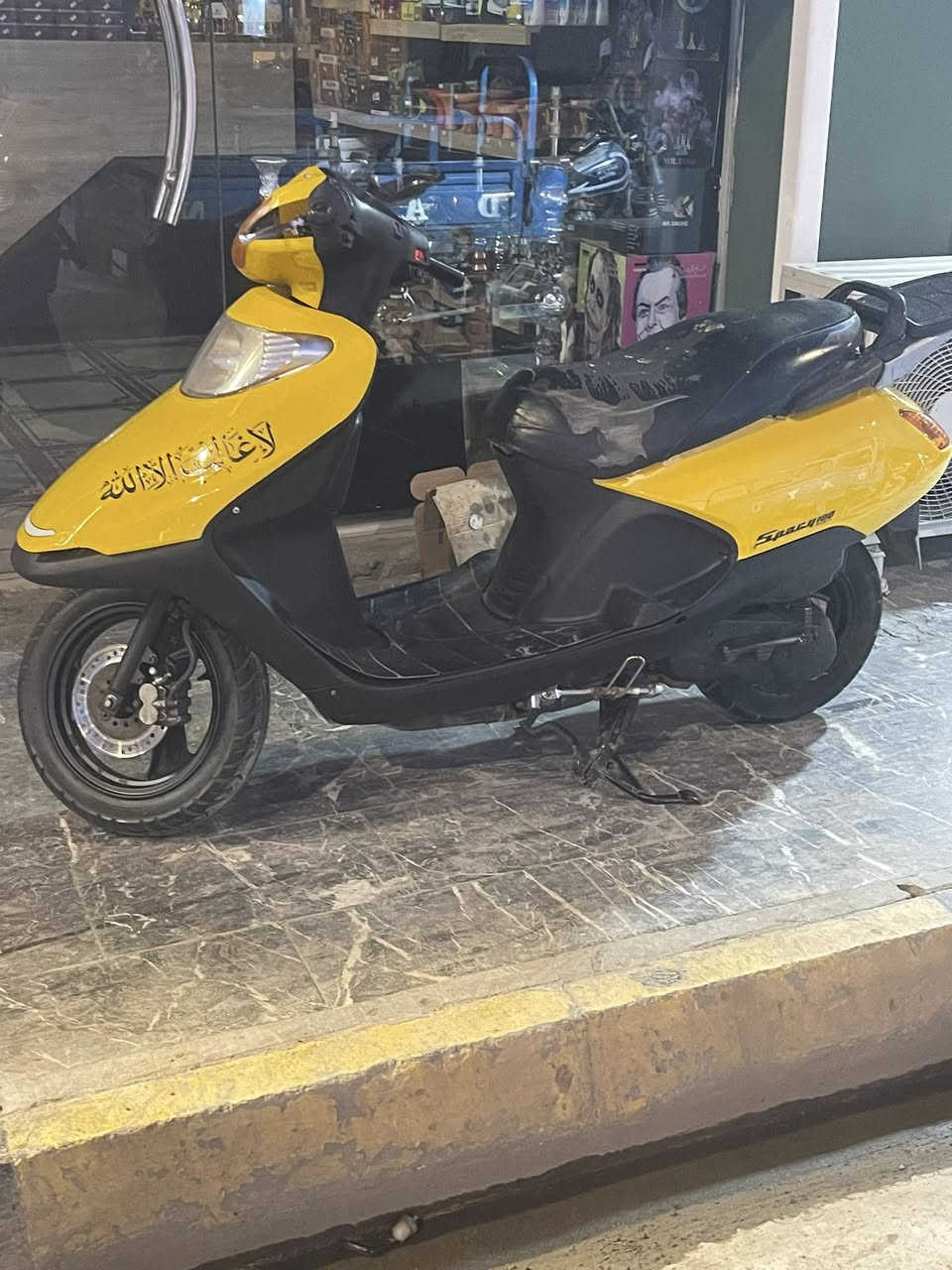 راجه سبيسي ياباني للبيع دراجه غراض الاصليه قبق هندر كابريتر صالنصه شوته كله بلاديه مو تجاري وناعمه تخبل مكينتها كلها شغاله سلف هندر كهرباءيات مابيه نقص برغي ابد السعر ٦٠٠ شراي تصل خاص ماجاوب شراي تصل خاص ماجاوب ***********
