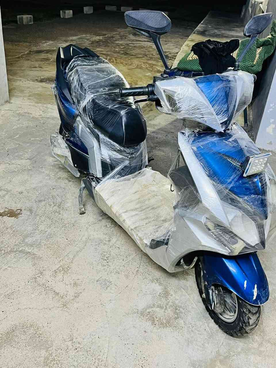 السلام عليكم موطور سكنس شحن للبيع كامل مكمل 6 بطاريات جدد 2000 واط للموديل 2024 يمشي 85 حقيقي الموطور سعر خاص ✨
مكان صلاح الدين قضاء العلم 
للاتصال ***********
