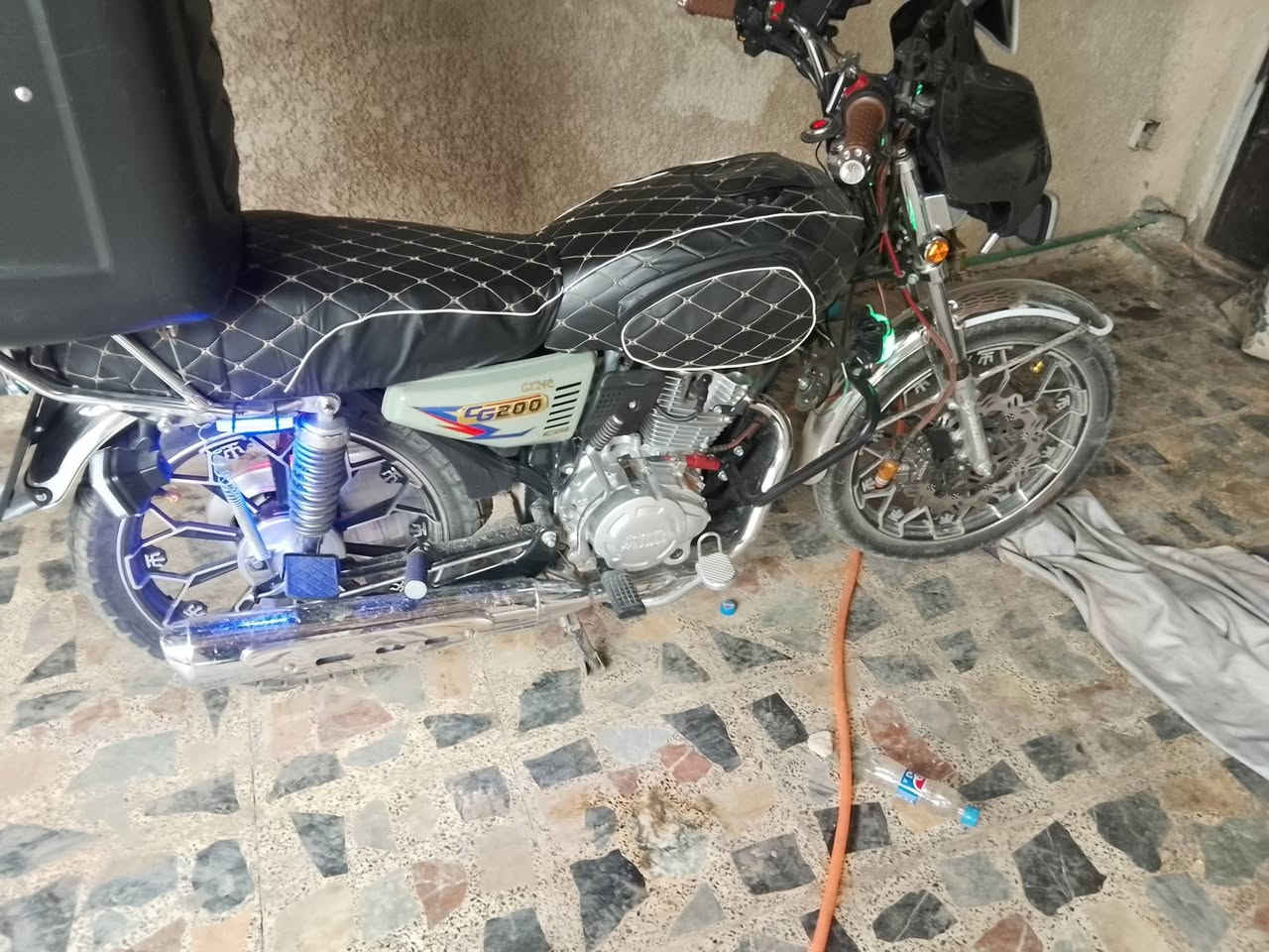 للبيع هيه وغراضهة بس صندوك مو وياها كفاله عامه سعر خاص *********** وتساب بي مكاني بغداد حسينيه
