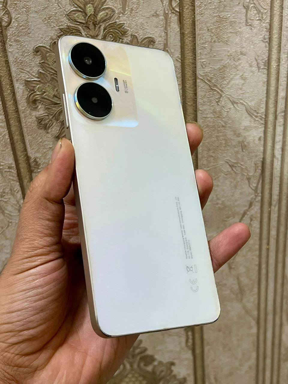 للبيع موبايل ريلمي c55 ذكره 256 عشوائيه 16 بطاريه 5000 جهاز نضيف حيل واخو الجديد ما مفتوح ولا مصلح شاشه 90 هيرتز مكاني ناصريه مركز السعر 115 و بيع مجال


**إذا كنت صاحب هذا الإعلان وتريد حذفه لأي سبب، رجاءا أرسل رسالة إلى الدعم الفني**