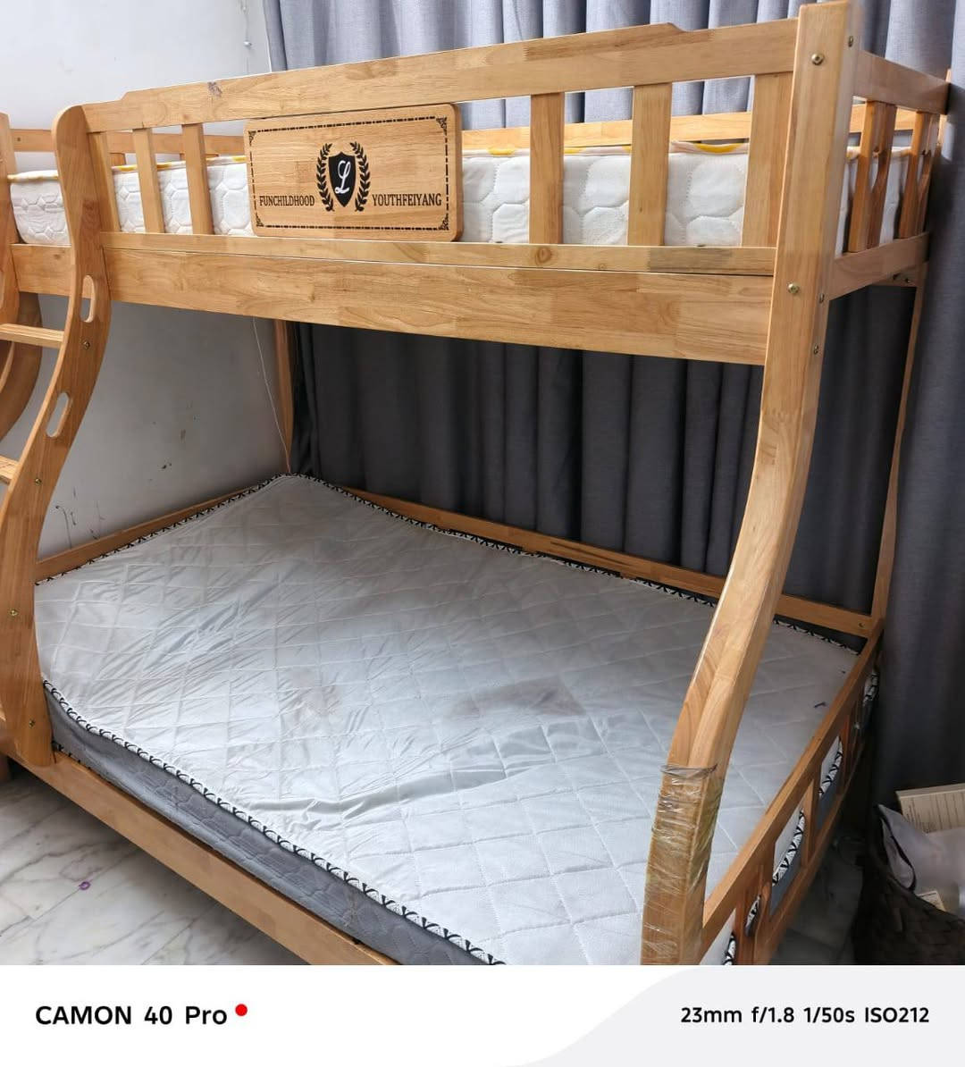 جرباية نظيفة جداً طابقين خشب عراقي قوي للبيع 175 وهي دوشك كاملة 
ويوجد توصيل داخل بسماية


**إذا كنت صاحب هذا الإعلان وتريد حذفه لأي سبب، رجاءا أرسل رسالة إلى الدعم الفني**