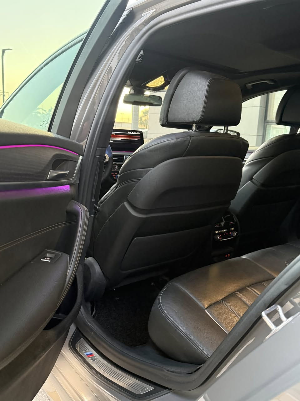 السلام عليكم للبيع BMW 
موديل 2022 530i 
السياره كت M اصلي بلادي من وياله ودركه وكشنات ودوس ودعاميات وفجوج 
مواصفات اندفجول 
غرفه 700 
ماصدات ليزريه 
عداد 330 
رادار 360 درجه 
حساس 360 درجه 
كراسي ثنين خزن ميموري وكهرباء وتدفئه 
وباقي المواصفات المعروفه 
السياره المانيه كفاله عامه عدى بارد مكانين كلش صغار 
ماشيه 94 الف كيلو 
السياره جاهزه لاخر حبايه وصيانتها كلها بالشركه 
السعر 350 💵 وبيها مجال كلش بسيط 
العنوان بغداد للاستفسار 
***********
