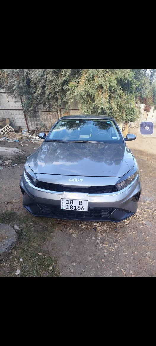 السلام عليكم سياره فورتي 23 ماشيه ستين الف السياره نضيفه حادثه موضح بالصور بدون دواخل مكينه الفين دوش رقم بابل بسمي  سعر 165 ***********
