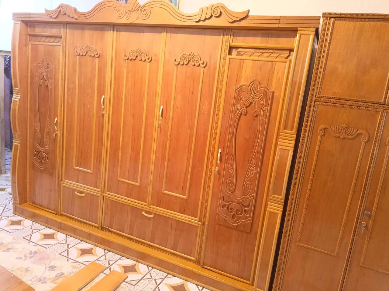 غرفه مستعمله 5 ابواب طابق وربع لظهر براغي جرجوبه
زاوية كنتوريه مسرح دوشمه  كبل شد نضيفه وجاهزه 

مكان قضاء القاسم ع  لرقم *********** بي واتساب
