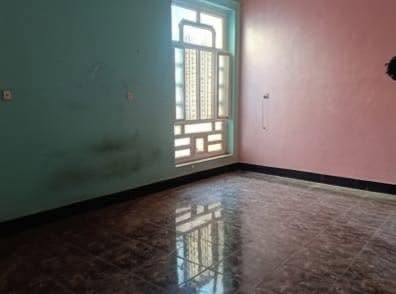 بيت لايجار بجغفي الثانيه ٤غرف نوم وحده جوه و٣فوك ومطبخ واستقبال وصاله مساحه ١٥٠متر بمربع الذهبي ع تبليط مقابيل مدرسه جبل عرفه قريب ع جامع فاطمه ورا اسواق السند كل خدمات قريبه عليه 
بدل ايجار ٤٥٠قفل 

***********
