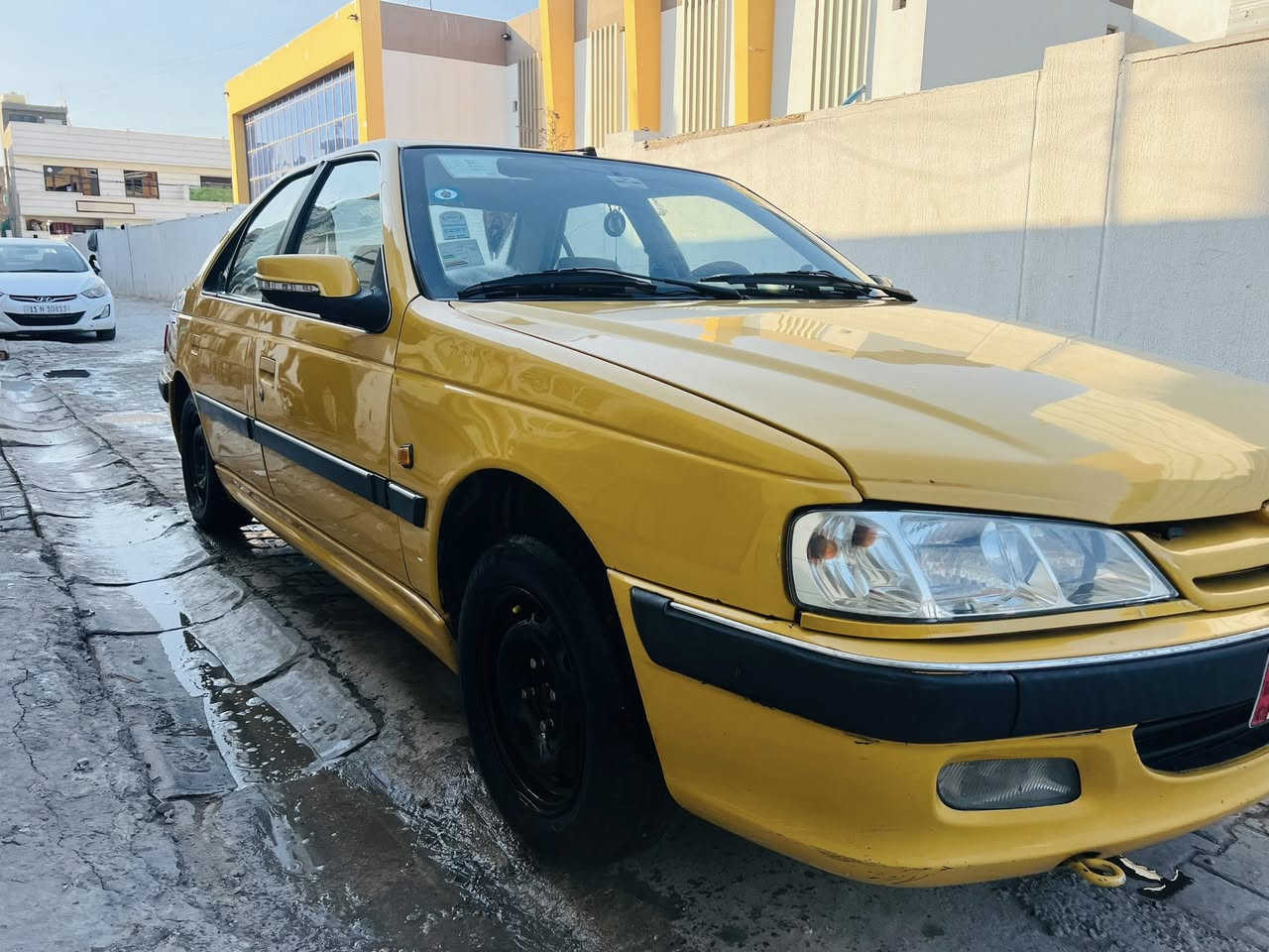 السلام عليكم بيجو  موديل 2015  صدر خلفي امامي جديد  رقم نكليزي بأسمي سياره ثاني يوم احولك  سنتر لوك شغال تبريد شغال ثلج  بيها خيط تبخير  مكاني بغداد السعر 55وبيهة مجال الرقم ***********
