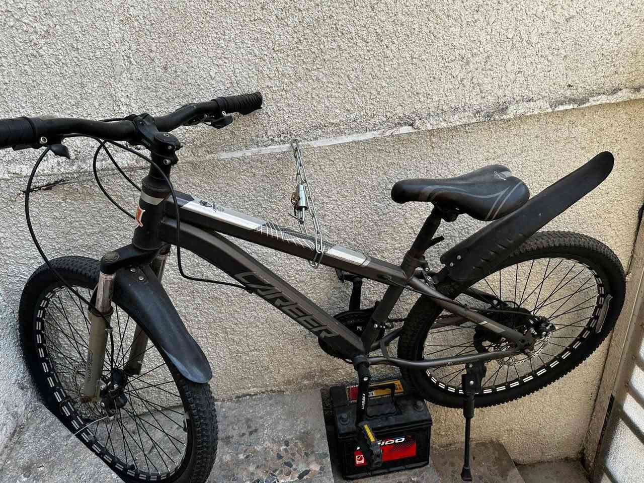 للبيع السعر 80المكان سيديه حجم 22 ....***********
