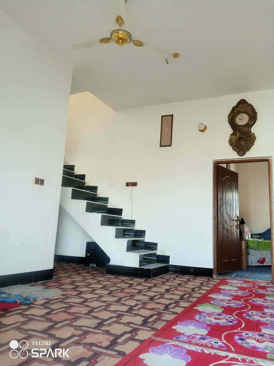 السلام عليكم اخوان متوفر بيت للبيع جاهز من كلشي.  للاستفسار ع رقم ***********
