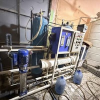 محطة ماء أرو • السكّلات مقابل مصور نرجس