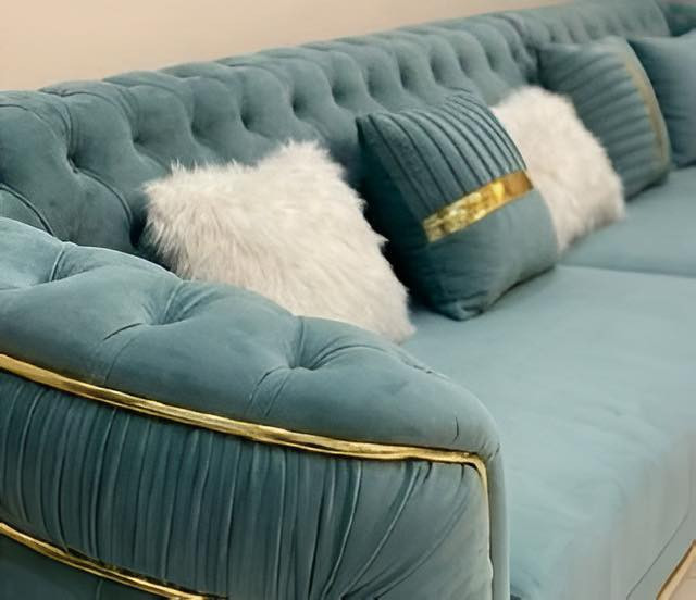 ✨فخامة ابوالشوق بتفاصيل مميزة✨
حوّلنا المكان لتحفة أنيقة تجمع بين الراحة والرقى🩵
كنب بتصميم شيك ولمسة مخملية ناعمة مع تفاصيل ذهبية تضيف فخامة غير عاديه
وترابيزة عصرية بتفاصيل مبتكرة تكمل الصورة بأقه👌

✔️جودة عالية  
✔️تصميم حسب ذوقك  
✔️تنفيذ بأدق التفاصيل  

لو بتدور على شغل يفرق ويخلي بيتك مميز احنا الاختيار الصح💫  
📩كلمنا دلوقتى وابدء رحلتك معانا


**إذا كنت صاحب هذا الإعلان وتريد حذفه لأي سبب، رجاءا أرسل رسالة إلى الدعم الفني**