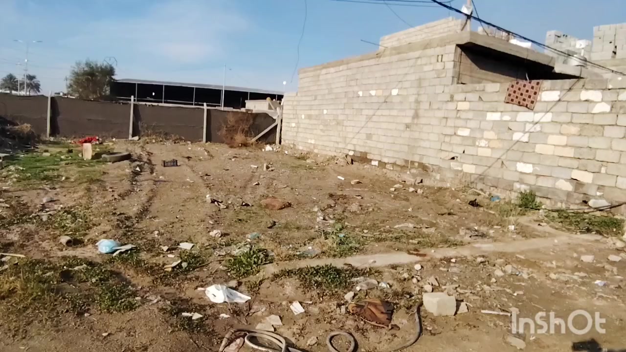 🌟 للبيع أرض مميزة في صلاح الدين – قضاء بلد 🌟
🔹 المساحة: 260 متر مربع (16×16) – يمكن بيع نصف الأرض 130 متر أو كاملها 260 متر
🔹 نوع العقار: سند ملك صرف رقم 25 – قابل للتحويل مباشرة إلى سكني
🔹 الموقع: شارع الحولي، مجاور معمل الزاهي – داخل مخطط البلدية
🔹 المنطقة: هادئة، سكنية بالكامل، تحتوي على بيوت مأهولة
✨ مميزات الأرض:
تبعد فقط 20 متر عن الشارع العام → وصول سريع وسهل
موقع ممتاز للسكن أو بناء مشروع صغير
خدمات متوفرة بالكامل: ماء + كهرباء
إمكانية التحويل السكني مباشرة وسريعة
فرصة نادرة في منطقة مطورة ومرتفعة الطلب
⚡ ملاحظة مهمة: يمكن شراء نصف الأرض أو كاملها حسب رغبة المشتري
💬 السعر قابل للتفاوض للمشتري الجاد
📞 للمعاينة أو الاستفسار: ***********
