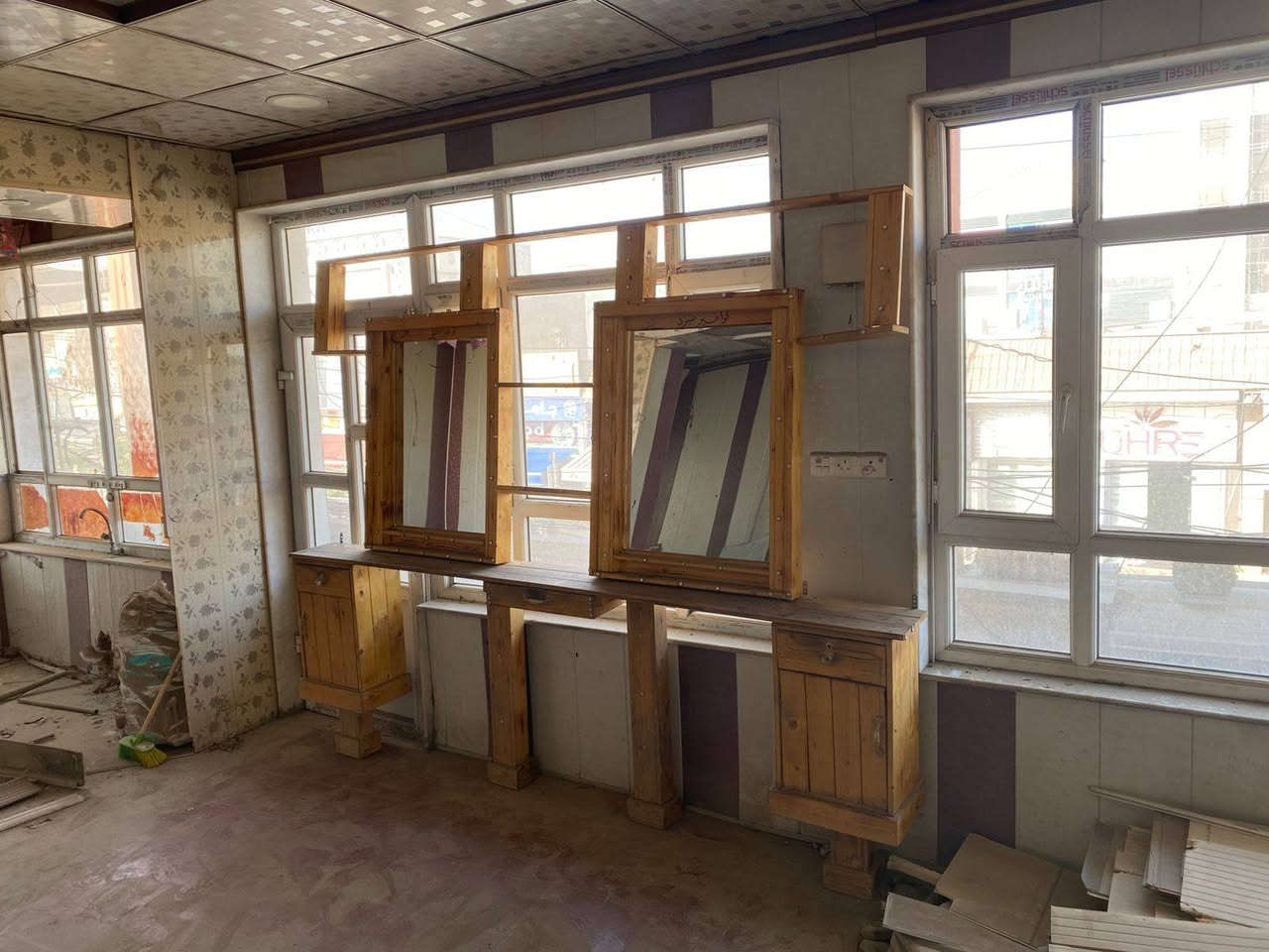 السلام عليكم ميز حلاقة للبيع بسعر مناسب
***********
موصل حي الزهور
