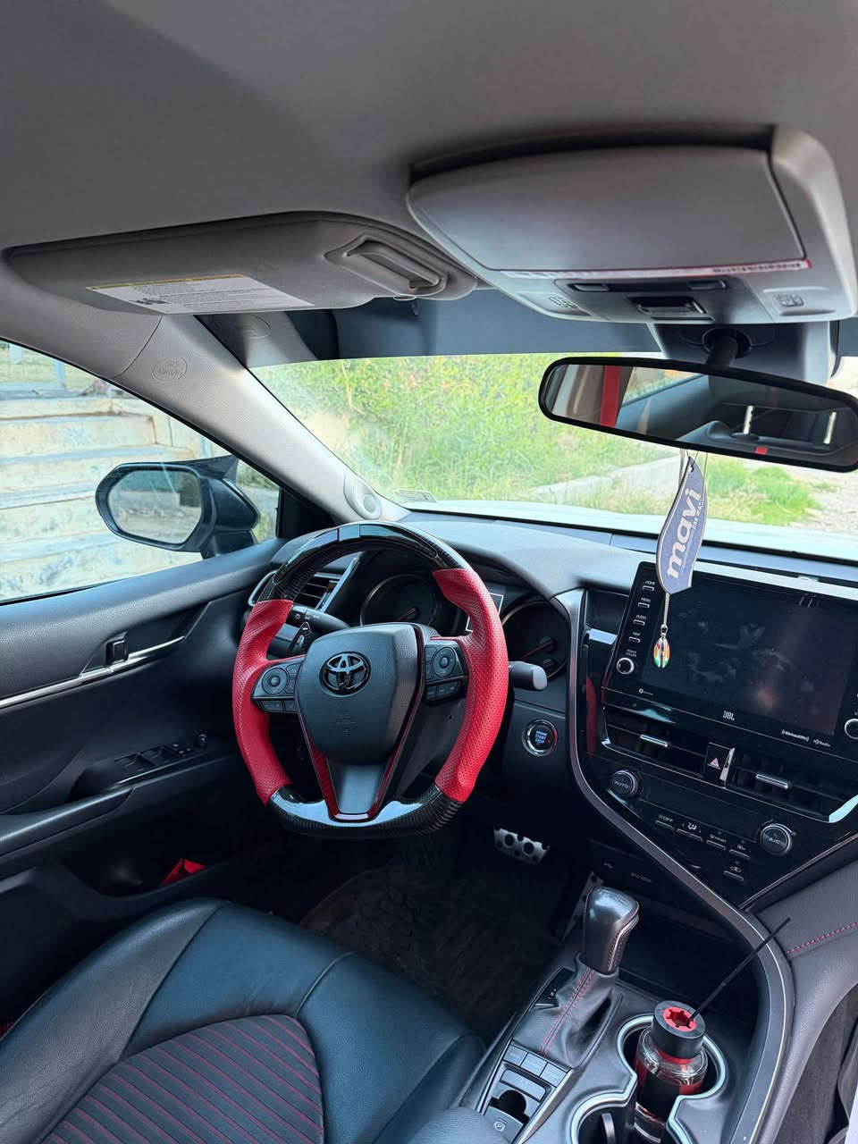 سياره بيها شبرين بوند فقط وبيها كتاب جام اسود80%ستريين RPM وداخليه 300 لون وعليها دبات كورسا ريموت *********** دهوك, العراق
