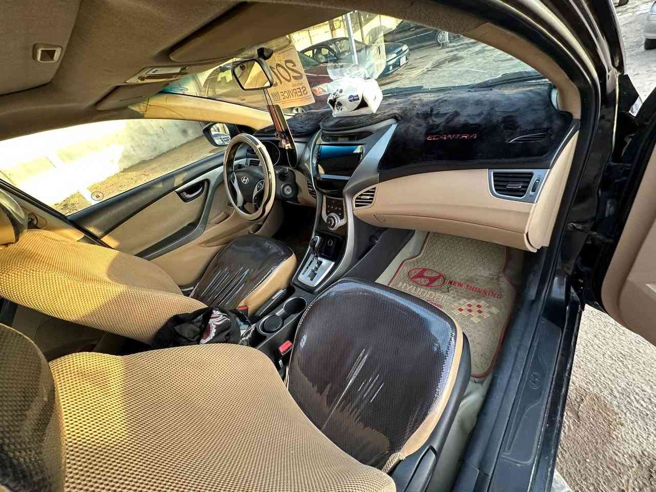 السلام عليكم.      للبيع او المراوس حسب القناعه   النترا موديل 2012 خليجي
رقم اربيل الجديد سنويه مجدده تحويل مباشر 
محرك 1800 كير اوتماتيك 
تبريد تدفئه 
شاشه كامره دواره 
سلايت 
اشاير بالمري 
تحكمات ستيرآ
سنتر لوك 
صدر جديد سياره جاهزه من كلشي 
السياره مصبوغه حزام 
العنوان الرمادي الصوفيه.    للاستفسار هاتف ***********
