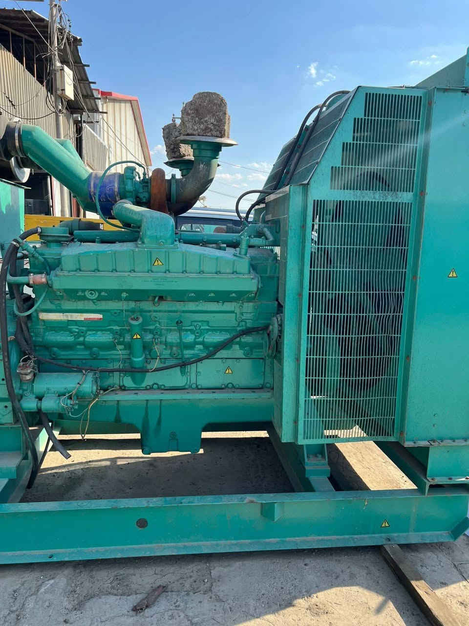 كمنز خمسة ونص 12 سلندر توليد 700KVA ساعات العمل وضع الشركــة شرط الشغل وشرط الفحـص العنوان اربيل للأستفسار الإتصال *********** يوجد توصيل لكافة المحافظات وبضمان 🚚

