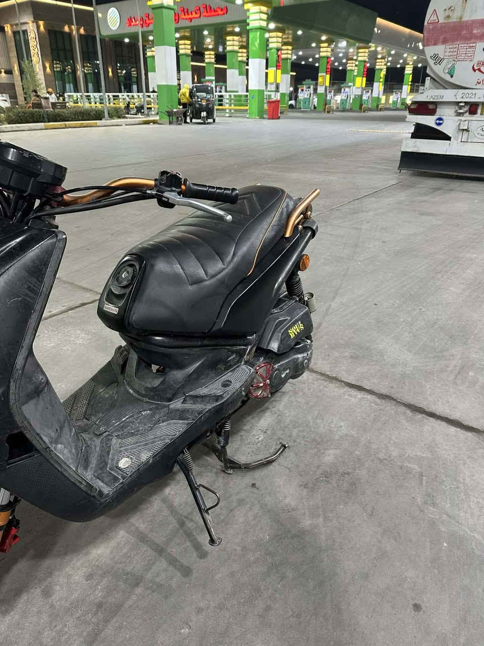 السلام عليكم سكنس جبلي للبيع الدراجه جديده مكينه بلاديه بيه ستيرن رياضي وكلجات وسبيايدرات وملقط وياله مشمشيات مكان حي القاهره السعر 900 وبيه مجال ***********  موجود واتساب
