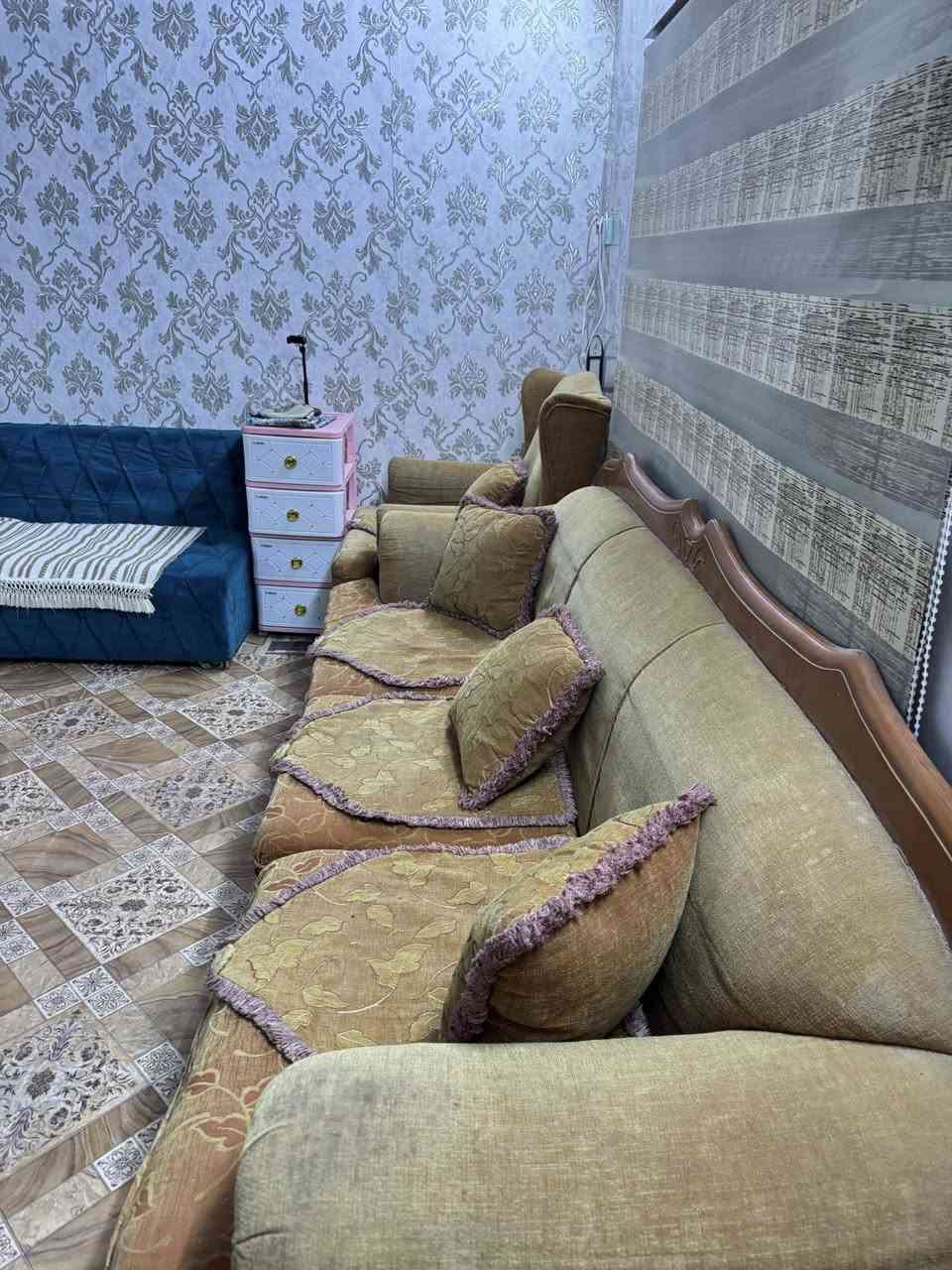 قنفات للبيع وبيع مستعجل 

قيم واخذ الي يرضي بيه الله 

العنوان بصره تميميه قرب جامع حجي عباس 

***********
