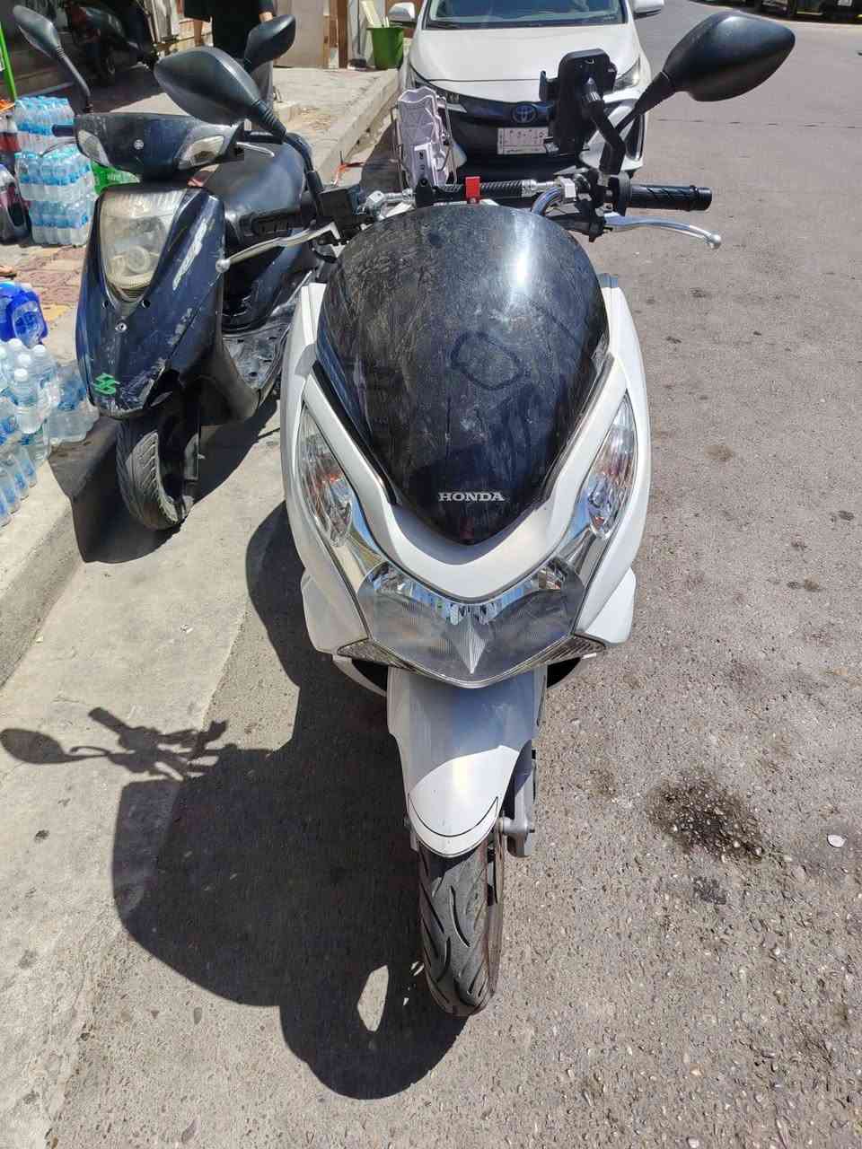 سلام عليكم pcx منزلها قبل شهر رمبه بعدها لوك نضيفه 
كلها شغاله ما بيها اي نقص 
مكاني اعظميه 
***********للاستفسار
