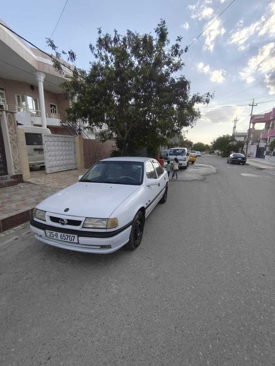 سلام علیکم اوبل فيكترا موديل ٩٥ محرك ٢٠ گير عادي بدون صبغ و بدون ضربة گير محرك وتحويل بشرط باسمي 
تراي للبصره جام کهرباء و مري کهرباء بيه كوبون بنزين
 مكاني كركوك 
***********
***********
