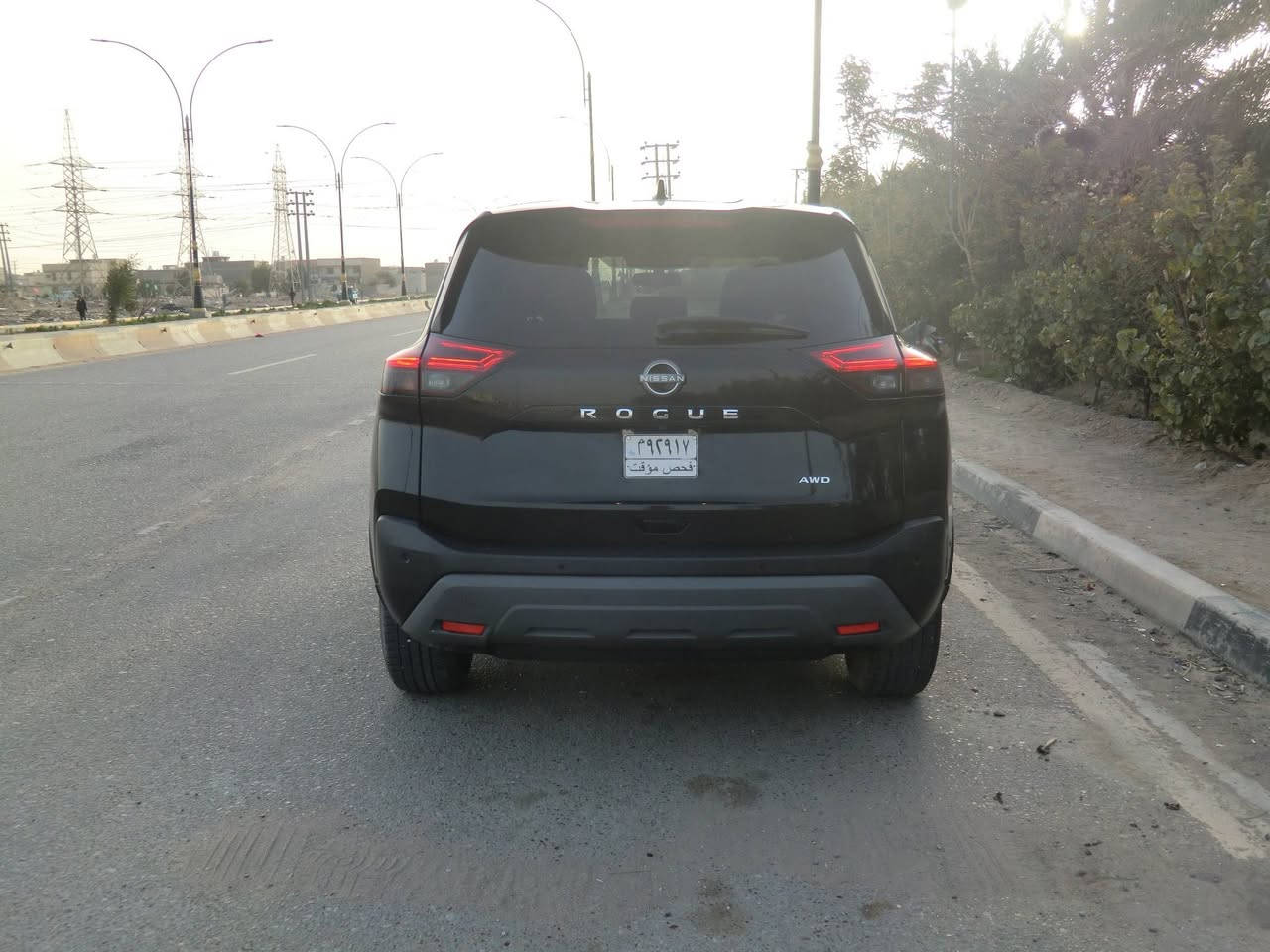 نيسان روج موديل 23 
مواصفات  S AWD
محرك 1.5 تيربو3سلندر اداء رياضي قوي واقتصادي وتسارع مخيف 
 201 حصان وعزم 300 نيوتن
رادار امامي وخلفي وجانبي 
توقف ذاتي
اوتو هولد 
اوتو ستار
خمس اوضاع قيادة
نقطة عمياء
كامرة خلفية 
تبريد امامي خلفي 
فول تحكم ستيرنك مع اوامر صوتية
شاشة تدعم ابل كار بلي واندرويد اوتو
لايت ليد مع انارة نهارية
العداد 41 الف ميل مشي امريكا
السيارة جديدة بمعنى الكلمة 
الحادث خفيف جدا واضح بالصورة 
 بدون ايرباك 🤩
 مكفول كفالة عامة محرك كير تبريد شرط بلادي برغي ما مفتوح صور الحادث 👇 مرفقة 
السعر 160 بدون رقم تترقم محافظات 
مرقم بأسم المشتري 174
مزيد من التفاصيل الاتصال على الرقم 
***********
مكان السيارة كربلاء
