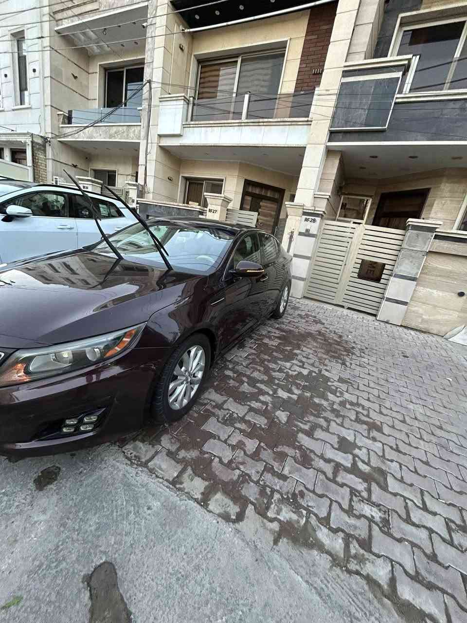 السلام عليكم 
اوبتما 2015ex
محرك 2400 gdi
السيارة ماشيه ١١٠ الف 
السياره فول مواصفات 
داخل جلد بيجي 
بصمه 
سلايد وبانوراما 
سستم صوت بلادي infinity  يحتوي ٩ سماعات يعني الصوت دمار 
مري شفط واشاير بالمري 
كامرة 
تحكم ستيرن 
قطعتين تبريد والتبريد بيانو 
دبل جام 
اللون كرزي المميز 
السيارة حادثهة جاملغ وبنيد بدون لغود وشواصي 
السعر ١٢٥٠٠ وبيهة مجال بسيط 
العنوان بغداد العامريه 
للتواصل والاستفسار : 
***********
