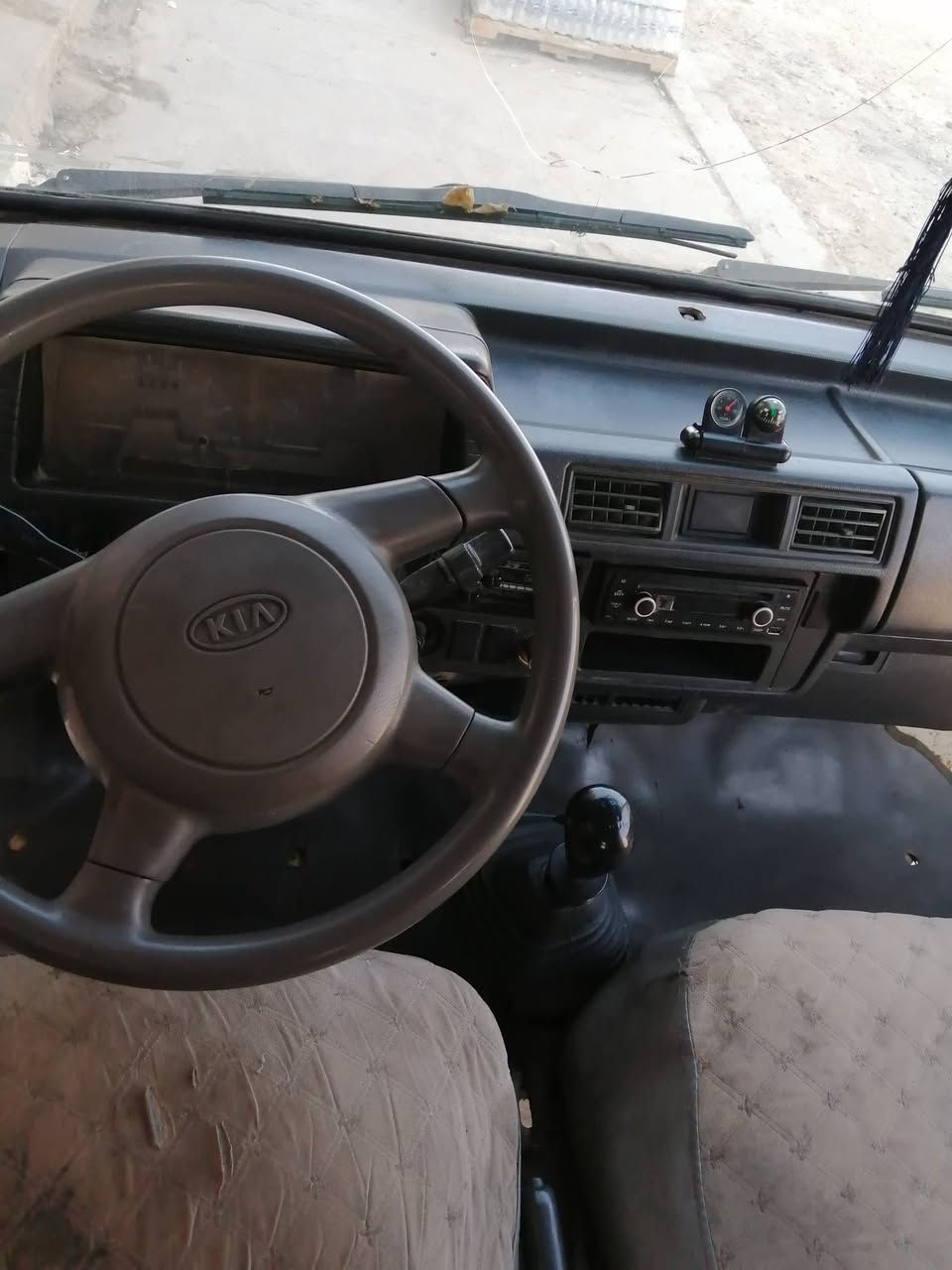 سلام عليكم من رخصه مدير الكروب كيه حمل دبل قماره موديل ٩٦ رقم بغداد مشروع وطني سياره بلادي بسمي تحويل ثاني يوم سعر ٥٧ورقه رقمي *********** مكان بغداد الشعب سياره ابلادي نقوصات سمكره بصيطه  تجي اشوف ابعينك
