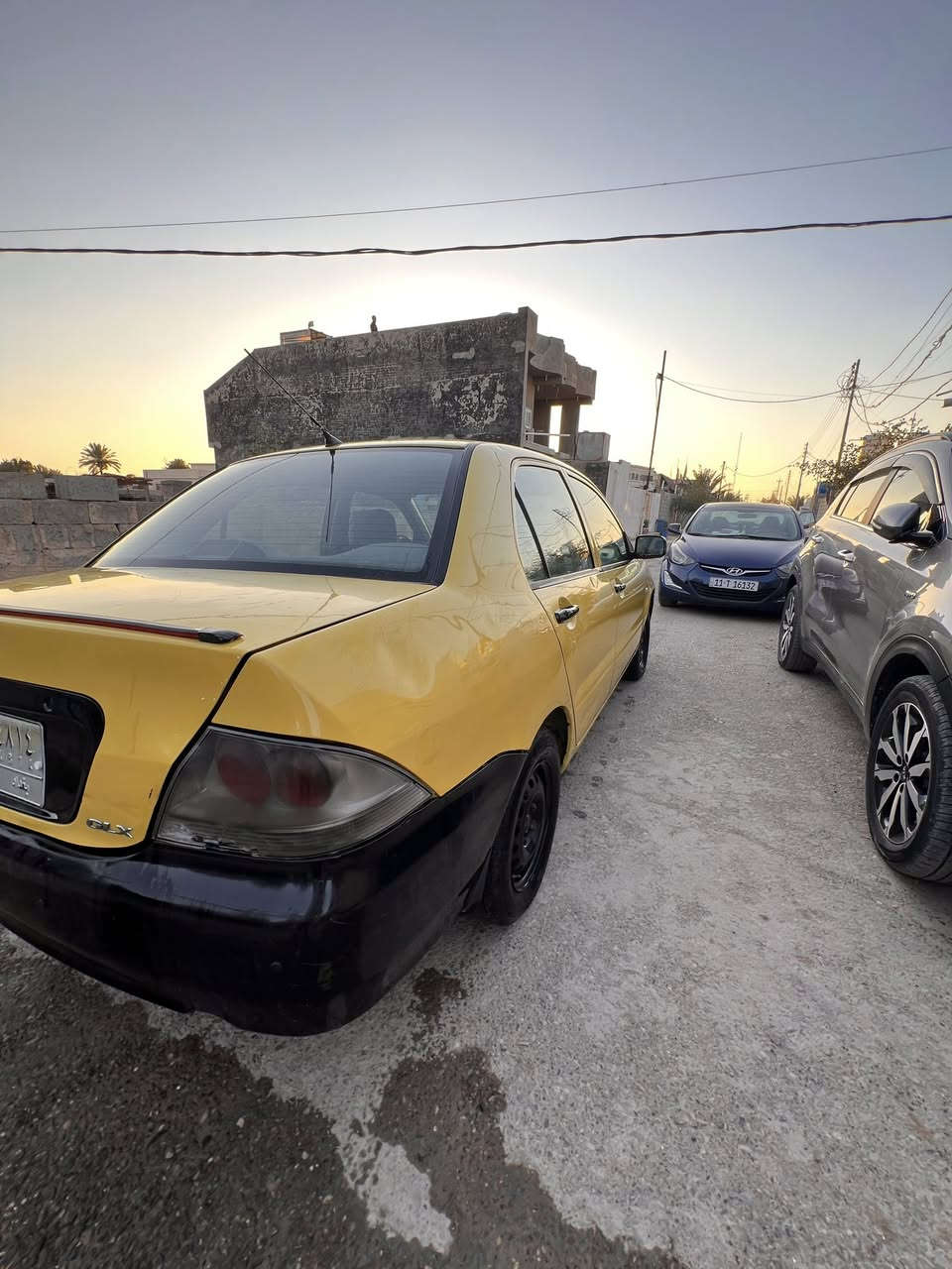 مكينه ٢٠٠٠ جديده قبل أسبوعين شادها
كلج جديد 
تخم تاير
بدون صبغ 
بيها باب خلف السائق تبديل بدون دواخل

تبريد شغال 
السعر نهائي ٥٨
بغداد تحويل مباشر
عنواني تقاطع النهروان
او بغداد الجديده
***********
