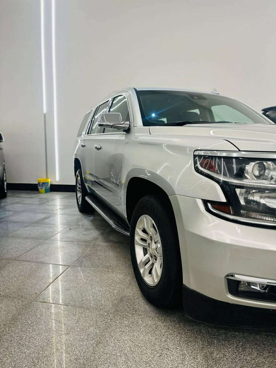 تاهو خليجي موديل 2015
رقم اربيل السياره في البصره 
ماشية ١٧٥ كم LT
السياره جاهزه كير مكينه حدادة تخم تاير
بيه صبغ تجميلي ( نصف جاملغ الايمن ونصف جاملغ ايسر ) 
والسونار موجود بدون ضربة 
السياره جديده السعر ٣$ وبيها مجال بسيط غرفة جديده
***********
