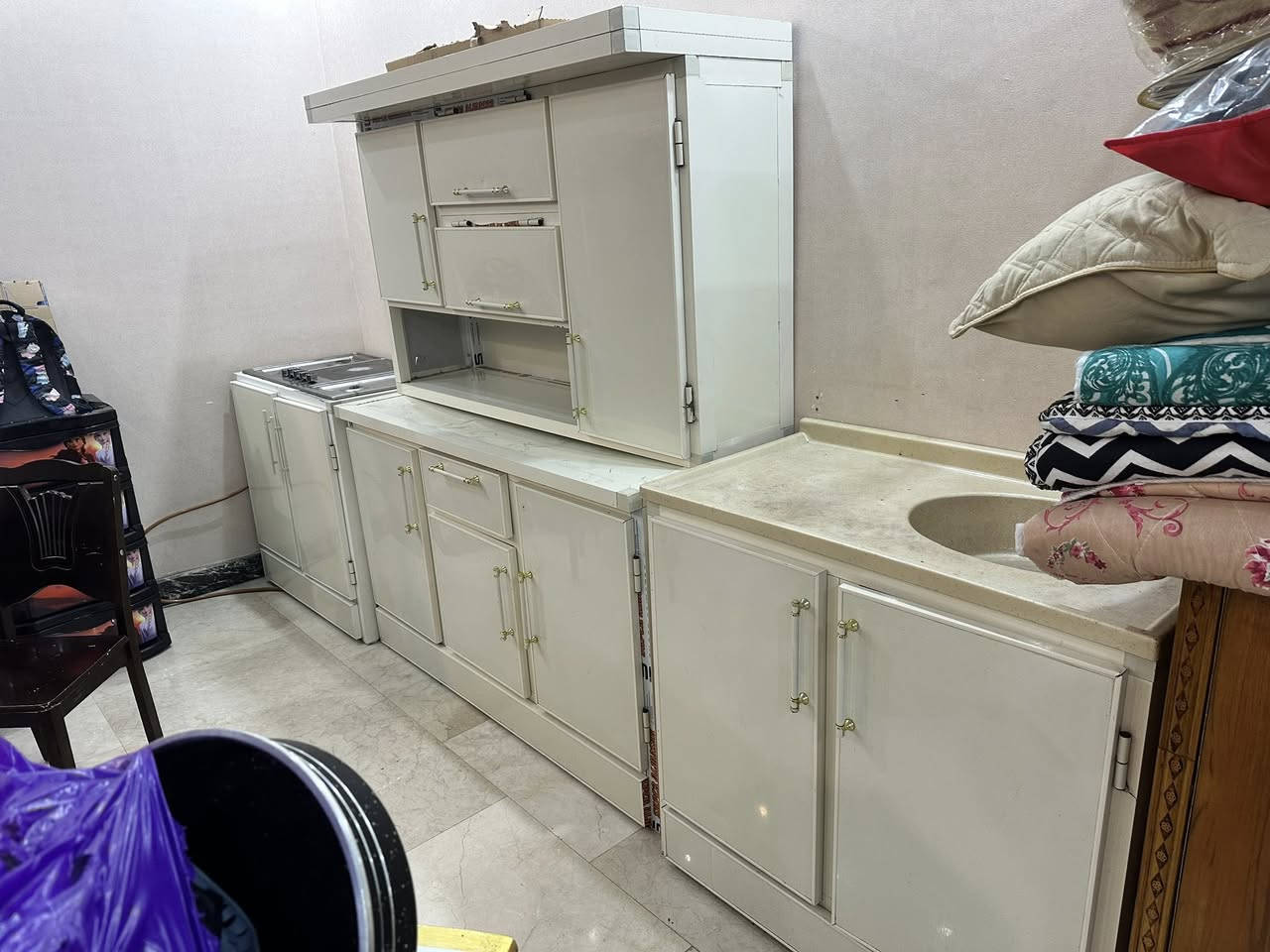 كاونتر البيع السعر 350 جديد لاستعمال فتره قليله
***********
