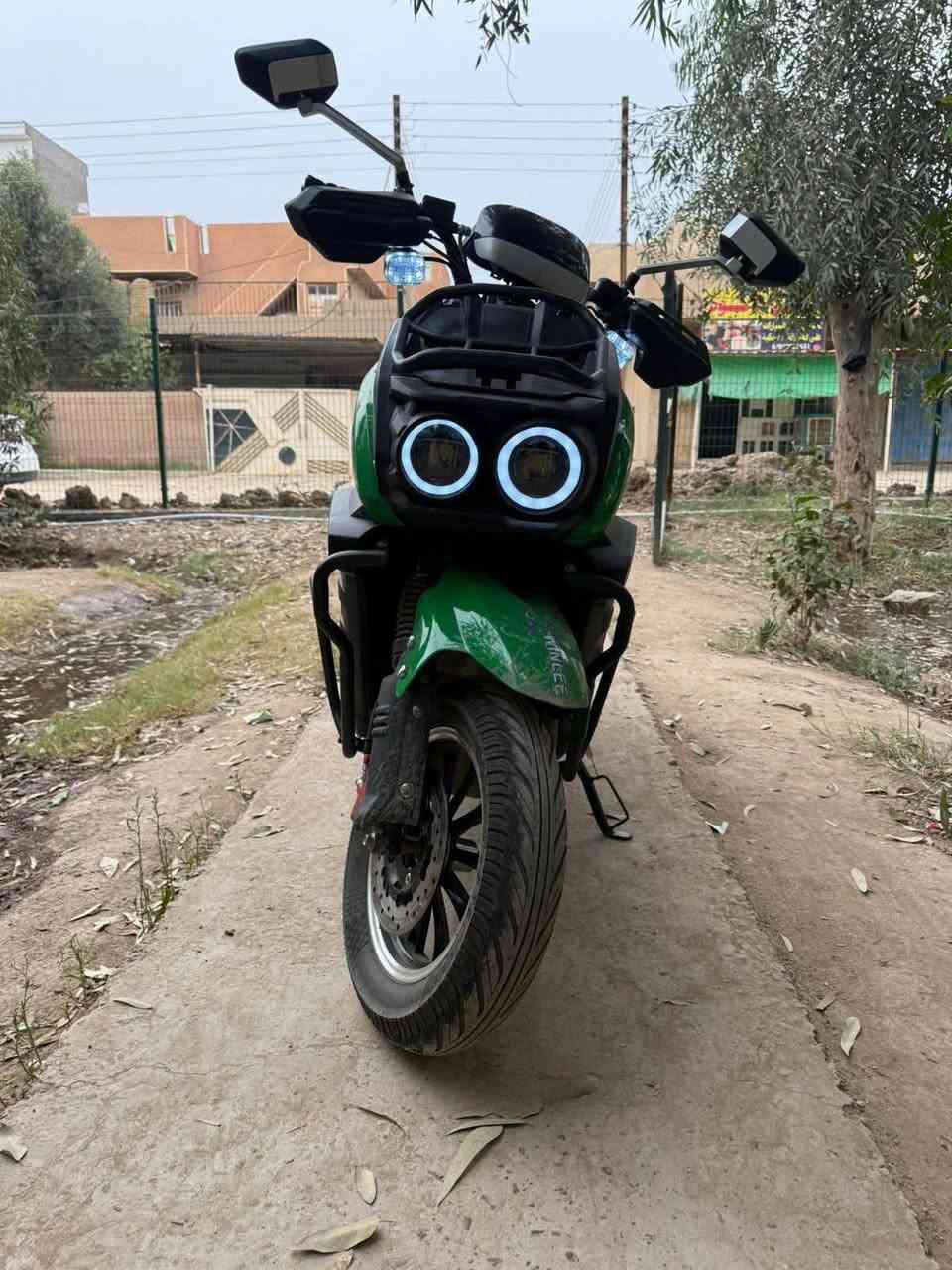 للبيع وحش الاباتشي ٢٠٢٥ 😍
ماركة هيونداي جداً عالي مستخدمة قليل اخت الجديدة مابيهة نقص ترايهة زيرو دراجة قوية ورزنة وعتمادية طستهة ناعمة دبلات عالية جبلية 
٦ بطاريات مسطرة اكبر حجم للبطاريات ٤٠ امبير تمشي بالشحنة الوحدة ٧٠-٨٠ كيلو 
ملف ضخم ٣٠٠٠واط ينطي سرعة ١٠٠ حقيقي+شلعة جداً نشطة كير٤سرع ونضام الرجوع للخلفR
نضام APS للبريك بالاضافة الى بريكات هايدروليك امامي خلفي 
نضام انارة فولled لايت امامي زنون عالي ناصي جداً قوي + سكن لد ابيض  شاشة ذكية لضهور الاعطال وقياس الفولتية ونسبة الشحن بيهة بوكس اصلي عازل للحرارة قوي ومساحتة جبيرة وبي قفل 
شاحنة بلاديه مالتها
💵السـعر مليون 150وبيها مجال
📍مكاني بغـــداد / قضاء الطارميه 
📞واتساب ***********
