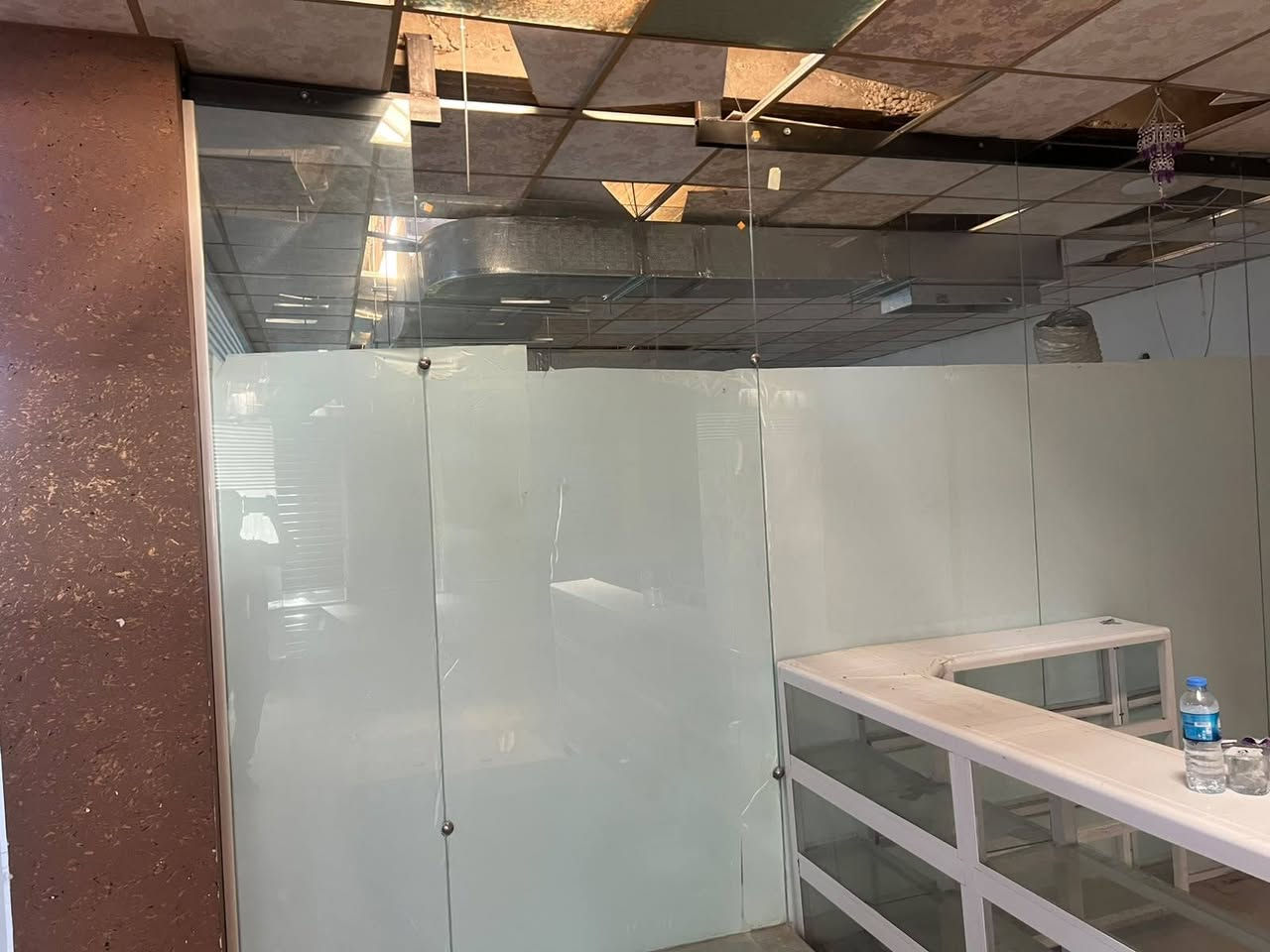 سلام عليكم
عندي جامات لفصل غرف للبيع مع ديكت مبردة جديدة و ميز عرض هم كله بمليون دينار فقط

تكدرون تخابروني على ***********
