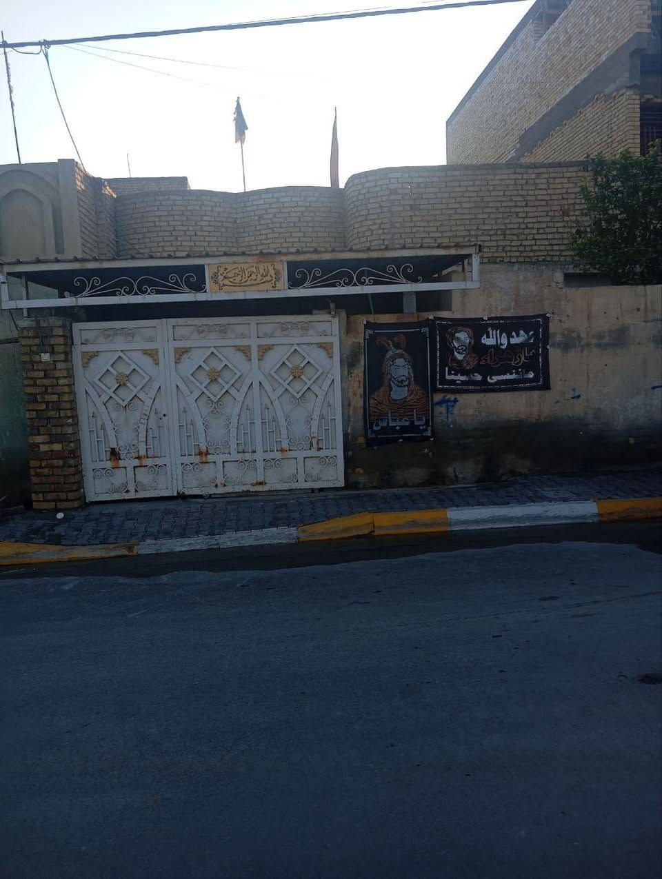 السلام عليكم
دار للبيع مساحة ٢٠٠ م  طابو صرف.
في حي الجهاد (زويريجات) موقع الدار مميز  ع الشارع الرئيسي مقابل الشط و العزة مباشرا 
للاستفسار الاتصال ع الرقم : ***********
