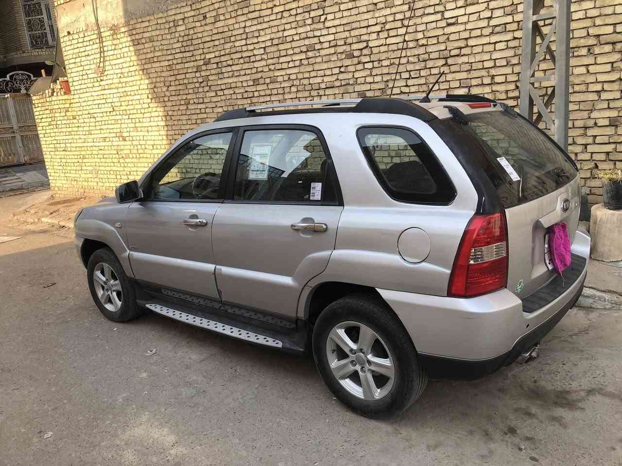 كيا سبورتج 2010 مكينه كاز صفر جاج كصه جنطه غرفه نظيفه تبريد شغال كهربائيات كله شغاله حدايده 80 بميه السياره بيها حصه كاز باتري جديد السياره بالعماره السعر 42 
***********
