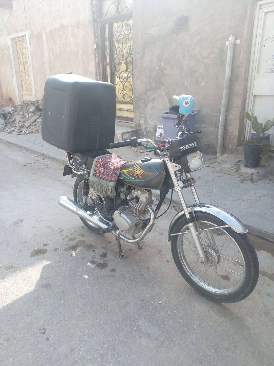 اربعه كير كلك مديل 25 جديده دراجه ما مفتوحه السعر 390 وبيها مجال قليل الشراي يتصل ***********
