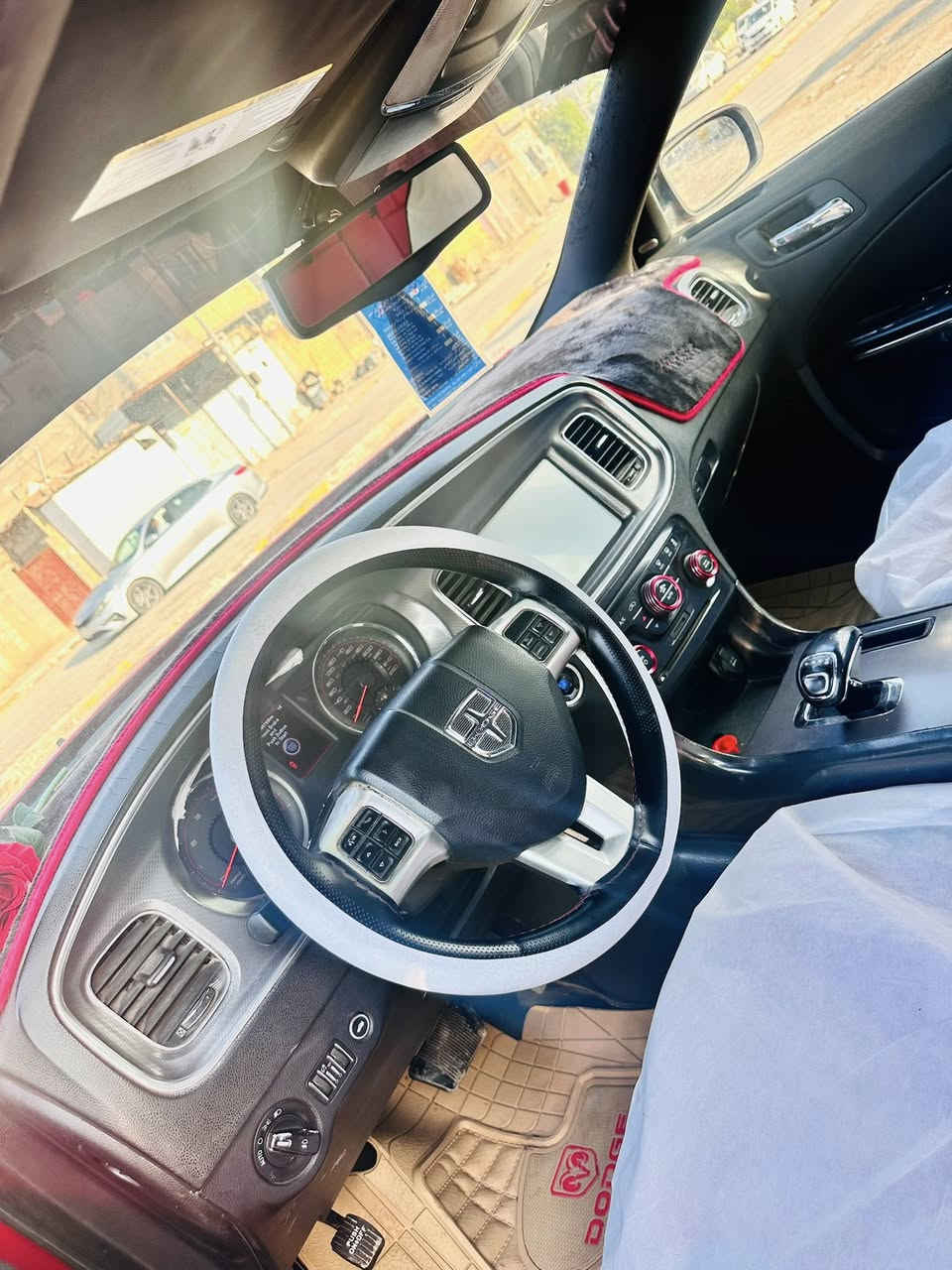 سلام عليكم اخوتي 
جارجر ٢٠١٢ فول واحد ع واحد موصفات
سياره بدون ارباك خليجيه 
مكينه ٣٦٠٠
جاهزه من حداديه ومكينه وكير وكسل شادهن قبل ٢٠ يوم
تخم تاير كارتون جدد
عبوات مساعد جدد
زنون نهار رقم بغداد بسمي شخصياا
كير ماوس ٨ نمر طياره 
بيهه مكانات صبغ كلش قليله حافه جام 
سونار موجود مداور ثاني يوم ترهم بيع او مراوس شعدك نزل
 مكاني سماوه تعجبك تشلع عيوني وتاخذهه واني خادمكم
***********
