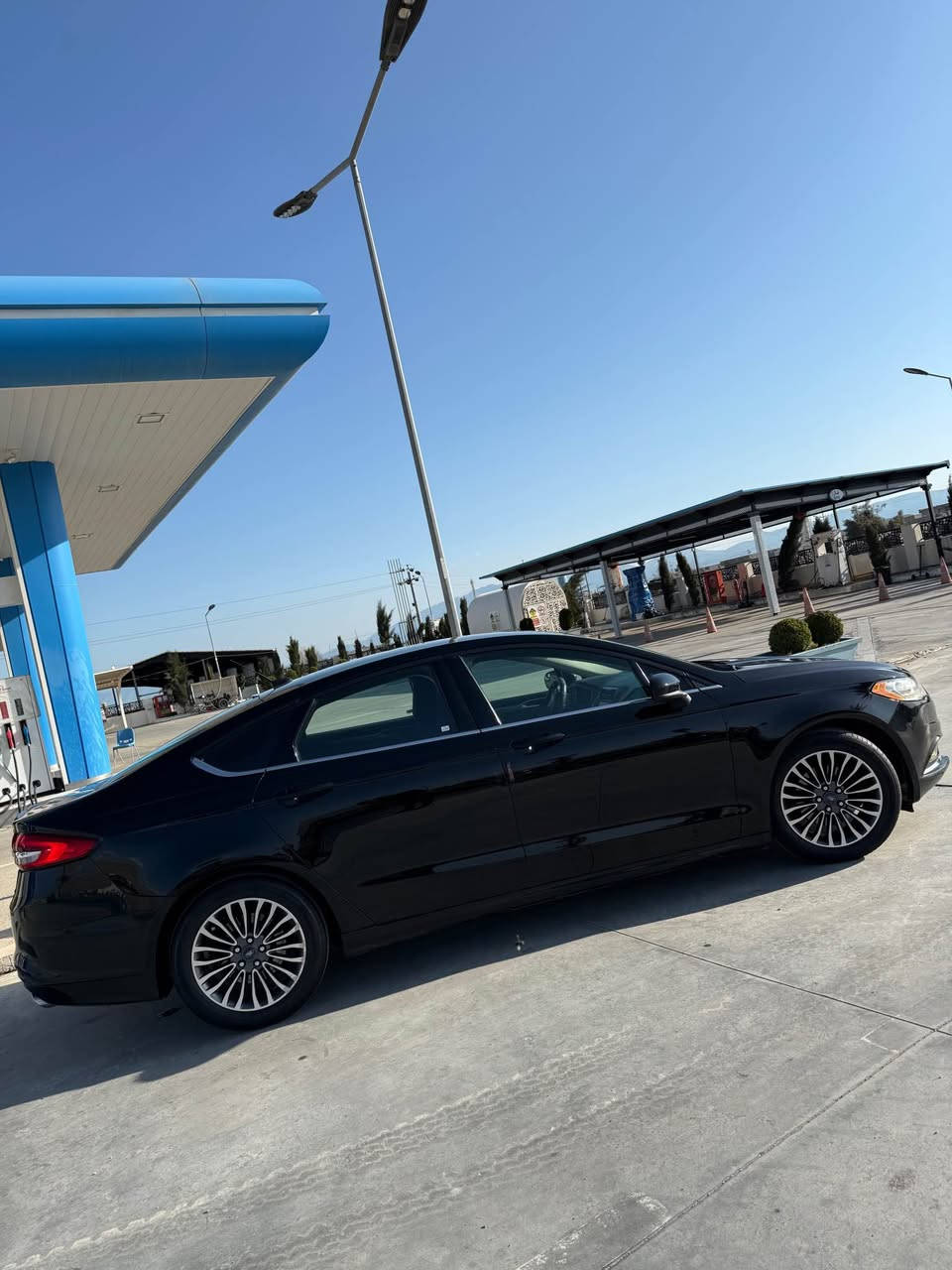 فۆرت ڤوویژن مۆدێل 2017 ڕەشی قەتران مەکینە دوو نیوو مەرخوب سیارەکە وەکوو بۆیاخ بۆنیت چەمەلاخ بۆیاخە بێ ناوو گرتن بێ ئیرباگ سەنەوی نوێیە گێر مرەکینە بەشەرت نەکراوەتووە سەیارەکە یەک دینار مەسروفی نیە چوار تایەی لۆکی لەژێرە نرخەکەی ١٢٣ گەڵاوو مەجال 
ژم    *********** رانية, السليمانية
