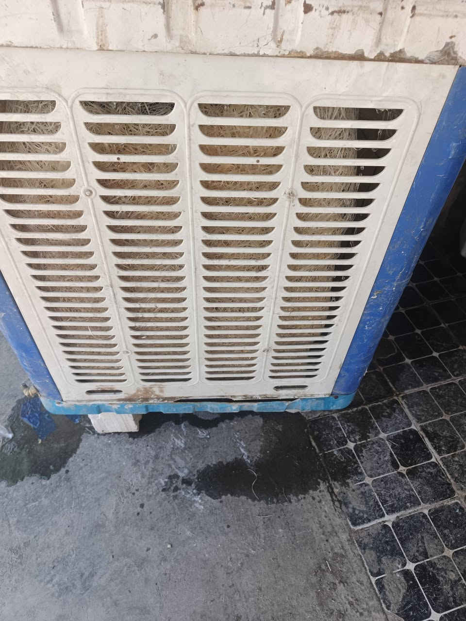 السلام عليكم
مبرده بيبان بلاستيك 

ماطور جبير سرعتين ماعايزه شي كله شغاله مكان شارع المدينه

السعر ٧٥ بيها مجال
 ***********
