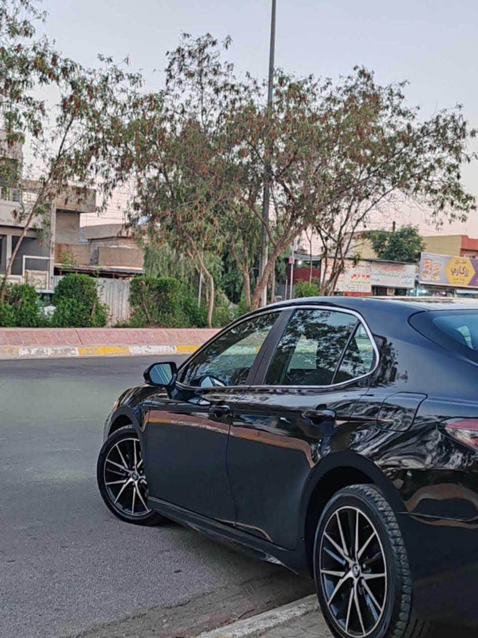 كامري موديل 23 موصفات SE سيار بي ٣ قطعه صبغ بدون قطر دواخل شرط ماشي ٣٢ ميل موصفات شاشه جبير كامير كوشن جلد كوشن كهرباي رادار كدام ور تحديد سرعه سوكان فوليوم بعد موصفات اهواي بي.  كير محرك شرط رقم سنويه كل جديد اخوان اني مكلفه بل نشر اي واحد يريد يخابر صاحب سيار هاي رقم *********** مكان كركوك   
سعره ١٨٥ كركوك, العراق
