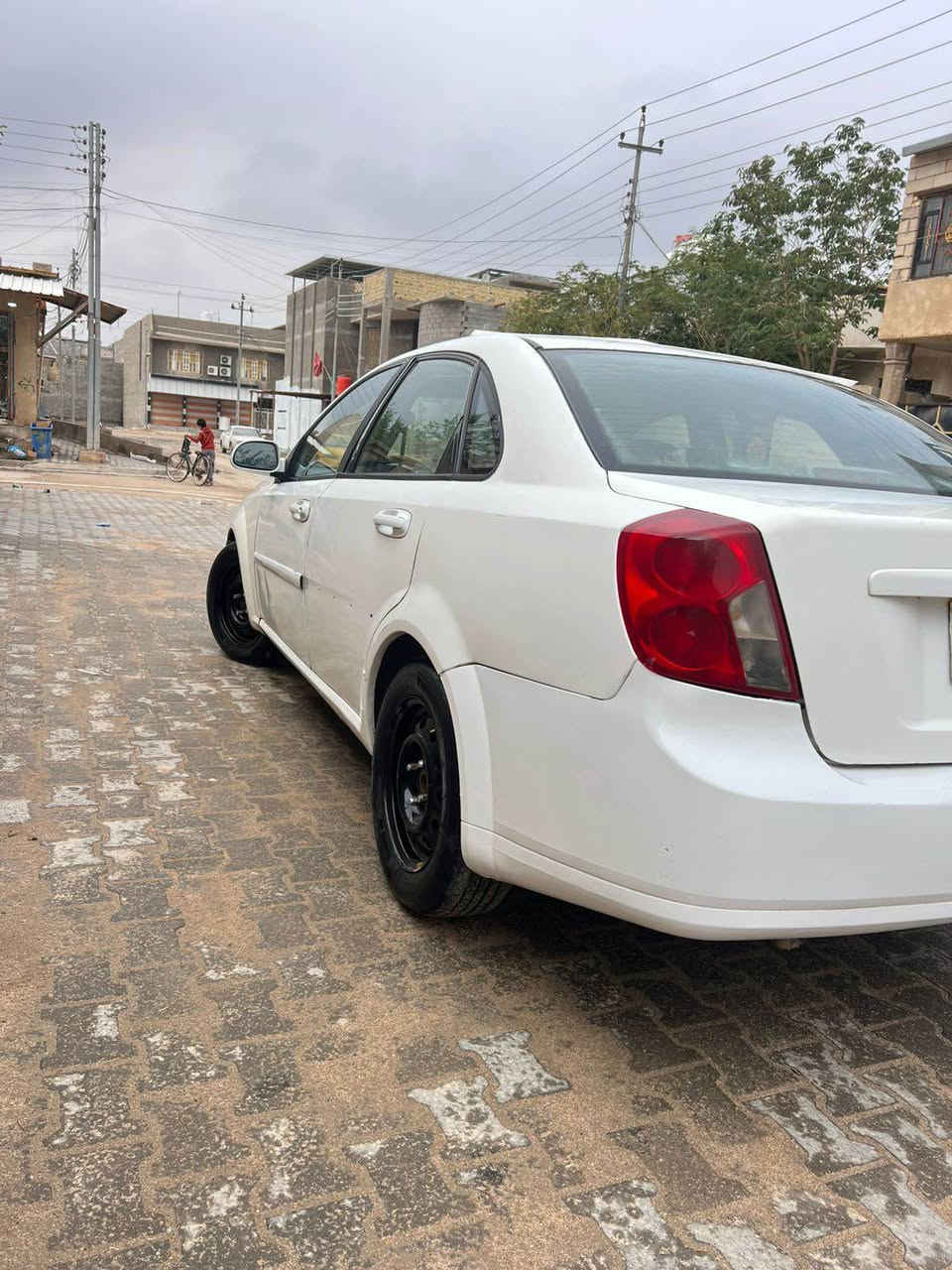 اوبترا 2011
كير محرك كفالة
دوشمه جديده كهربائيات شغالة 
سياره جاهزه ونضيفة 
بيها جاملغ مبدل وباب مصلح 
سيارة بيت مامتعوبه  السعر 60 ورقة
سنوية منتهية وبيها غرامات يطيحن من السعر 
رقم الهاتف /*********** شط العرب, البصرة
