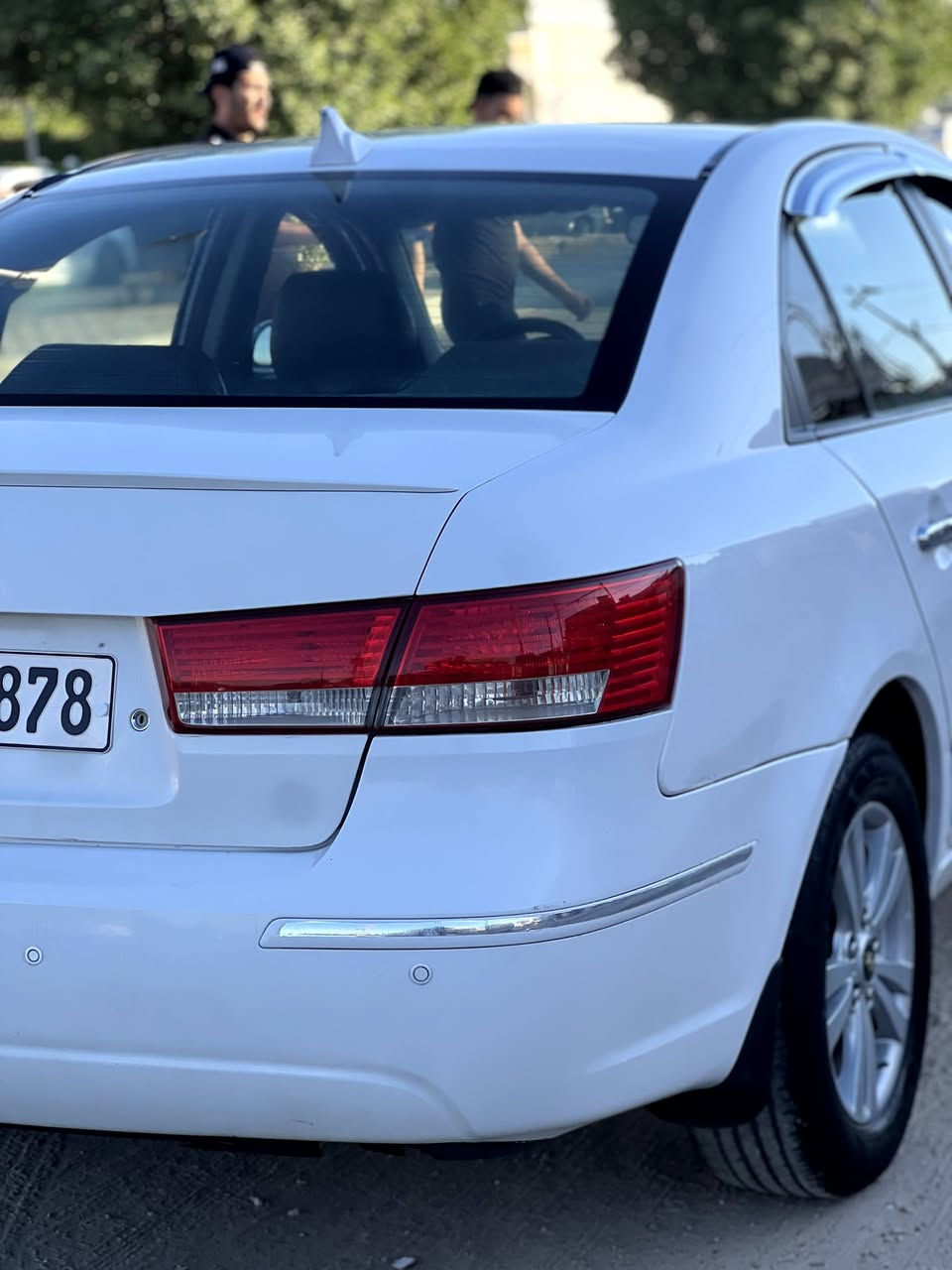 السلام عليكم للبيع.سوناتا  2010وارد كوري محرك2000 ضرر جاملق الخلفي وبيه صبق 4قطع جاملقين أماميه وبنيد وصندوق  كير محرك مكفول صدر  قبل شهر نفضته نفض تايرات تخم باتري جديد سياره جاهزه متصرف ربع عليه رقم اربيل انكليزي بسمي هزه جديده  مكاني الانبار فلوجه السعر 98رقم الهاتف ***********
