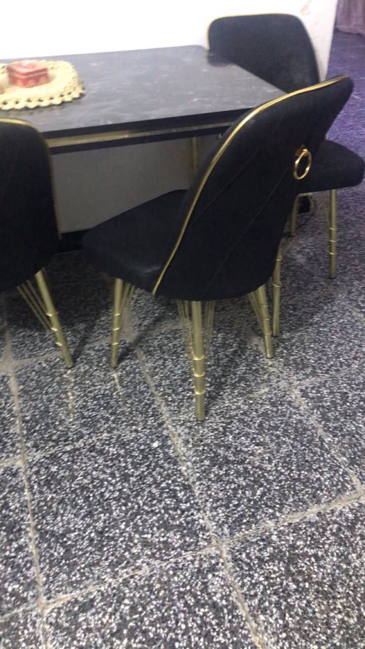 ميزطعام واربع كراسي نظيف جدأ ب٢٠٠قفل


**إذا كنت صاحب هذا الإعلان وتريد حذفه لأي سبب، رجاءا أرسل رسالة إلى الدعم الفني**