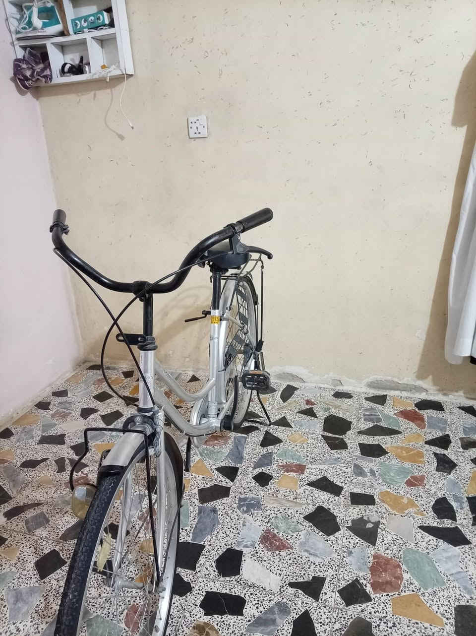 السلام عليكم بايسكل بناتي ياباني باله كلشيء ما بيه ما عوزه شيء نظيف للبيع مكاني بغداد حي البتول سعره ٨٠ الف وبيه مجال قليل وهاي صورته وتفاصيله للاستفسار الاتصال على الرقم ***********
