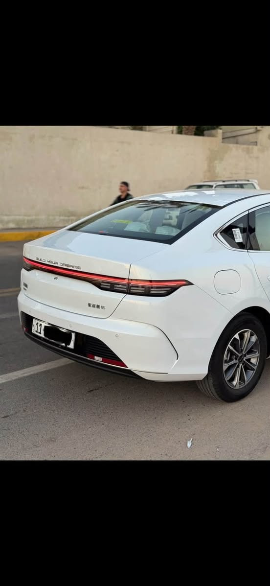 سلام عليكم ورحمة الله للبيع بي واي دي دستروير 2025 ماشيه 4000 شاشه جبيره دواره كامره كشنات جلد رياضيه كير موس حساسات غراضها كامله ارضيات حوضيه سياره جاهزه وجديده جدا مكفوله كفاله عامه عدا شخط صغير بجاملغ مكحل ماشيه 4000 بعدها عله وضع الزيرو بغداد باسمي سعر 19400 وبيها مجال حق الجيه مكان سياره كريعات سبع أبكار للتواصل ***********
