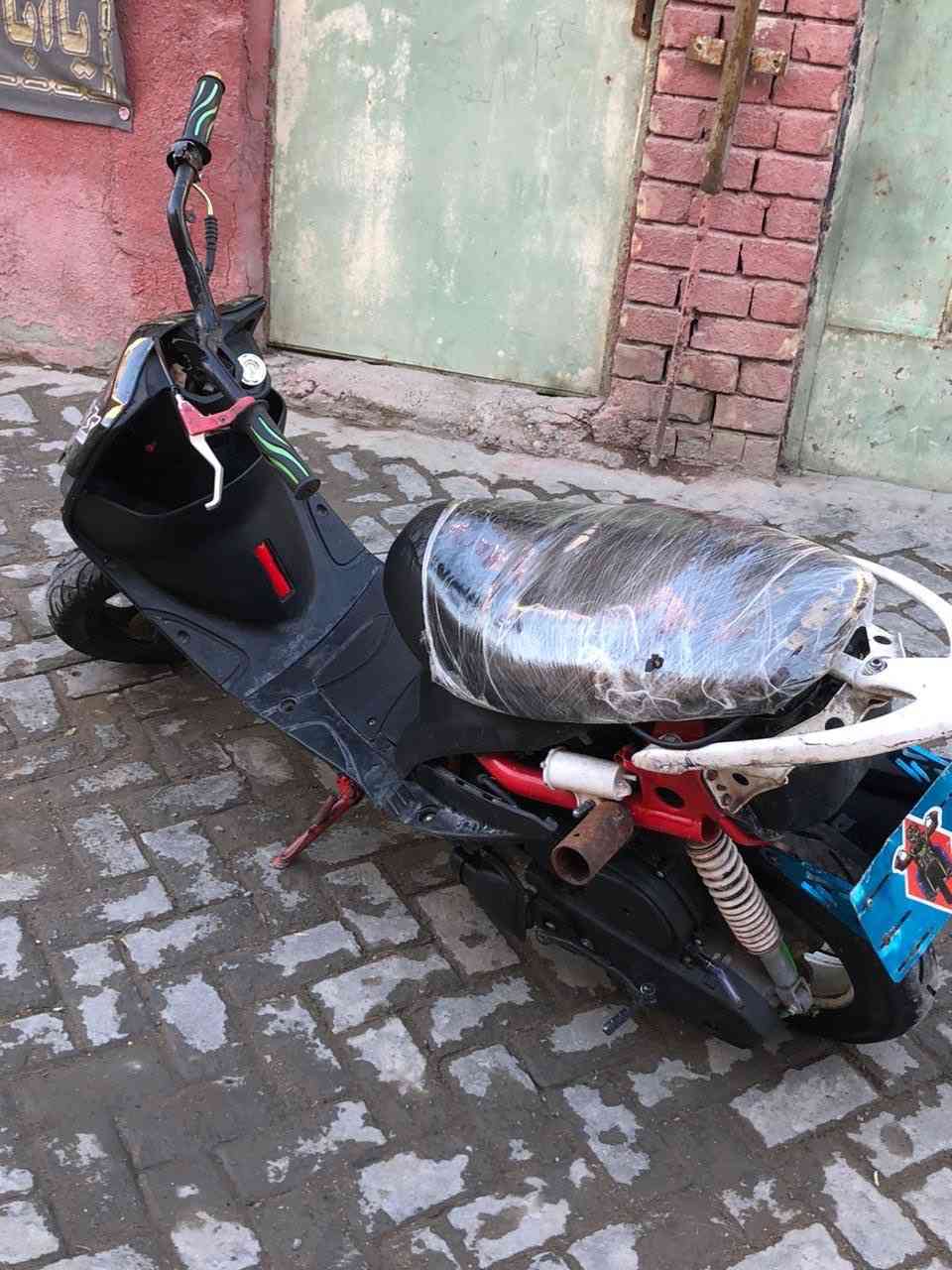 سلام عليكم دراجه ماكس عدله مالعب بوشه55 تاكل الكاع أكل الدراجه مكينه نضيفه الكابريتر تعبان يحتاج تبديل بس 
سعر 325
بيه مجال قليل *********** رقم الهاتف 
مكاني بغداد بلديات 
تحياتي للجميع❤️
