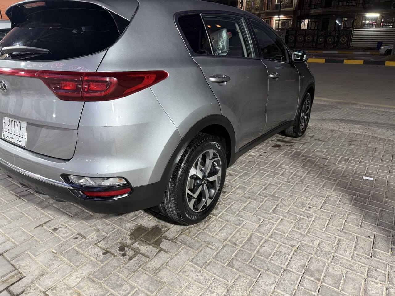 🔹 الحادث: خفيف (بارد) بالبنيد والجنطة رصعة فقط  
🔹 السيارة ما بيها أي قطرة صبغ  
🔹 الاسبير وكالة  
🔹 ماشية: 71 ألف ميل   

المواصفات:
• نص فول  
• مانع انزلاق  
• دفع رباعي (فور ويل)  
• 3 أنظمة قيادة  
• تحكم بالستيرن  
• كاميرا دوارة  
• تحديد مسار  
• تبريد قطعتين  
• رادار أمامي  

💰 السعر؛190 ورقة  وبيها مجال 
📍 الموقع: بغداد – الغزالية  

✔️ السيارة نظيفة وجاهزة


**إذا كنت صاحب هذا الإعلان وتريد حذفه لأي سبب، رجاءا أرسل رسالة إلى الدعم الفني**