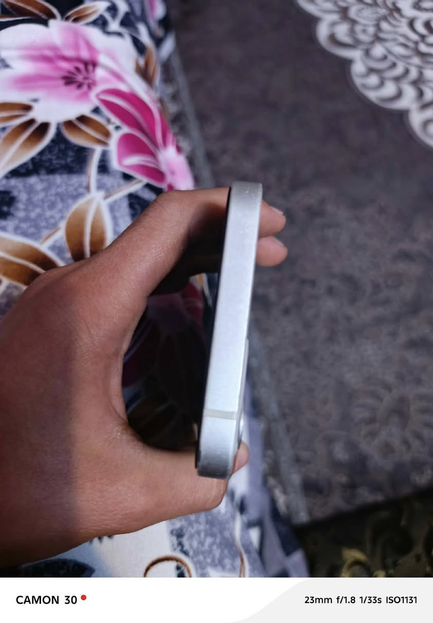 ايفون 12 عادي
ذاكرة 64
بطاريه88
تك سيم 
نموذج M امريكي 
نضافه 98%
شرط مامفتوح
وين مايعجبك افحصو 
ادفع سعر عجبني أبيع
وقابل للمراوسه


**إذا كنت صاحب هذا الإعلان وتريد حذفه لأي سبب، رجاءا أرسل رسالة إلى الدعم الفني**